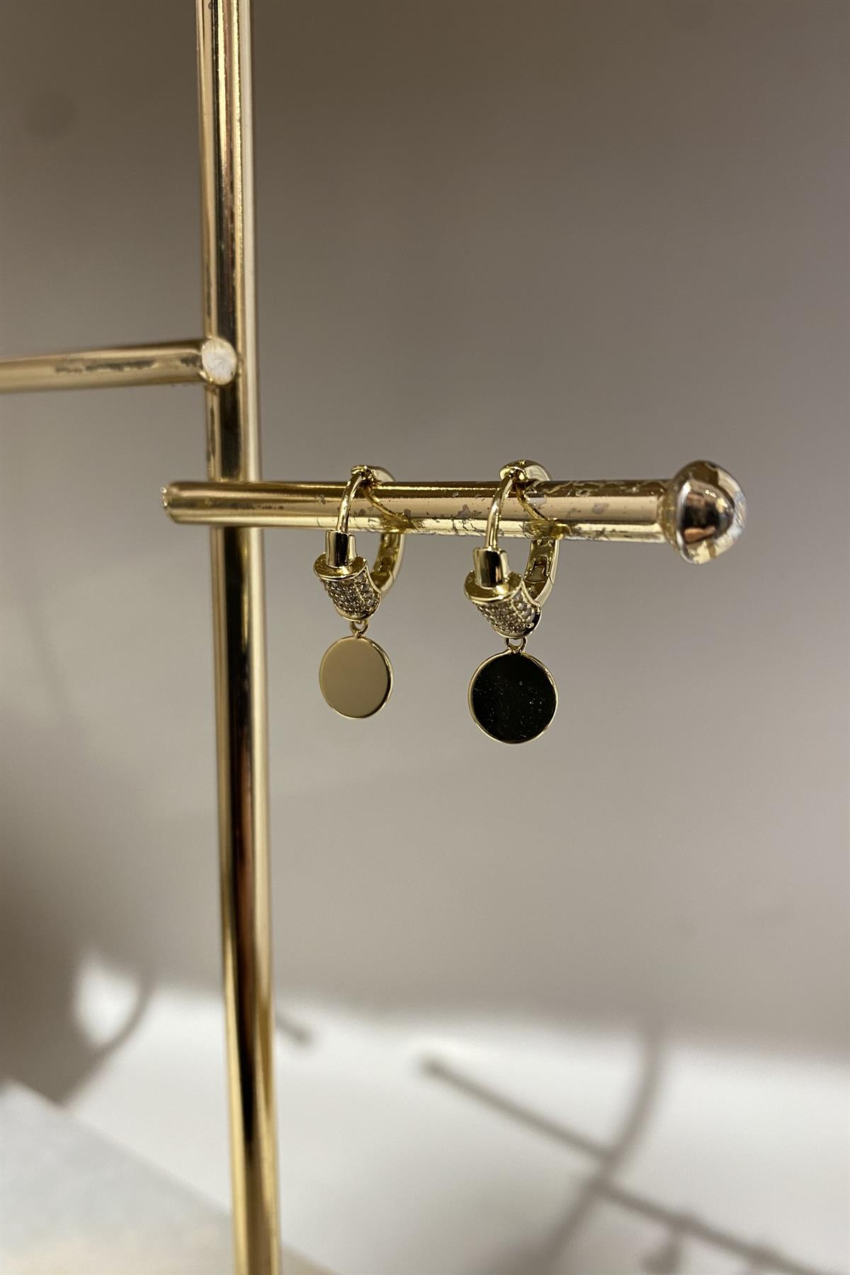 SİLİNDİR TAŞLI PUL SARKINTILI HALKA KÜPE 1,8cm