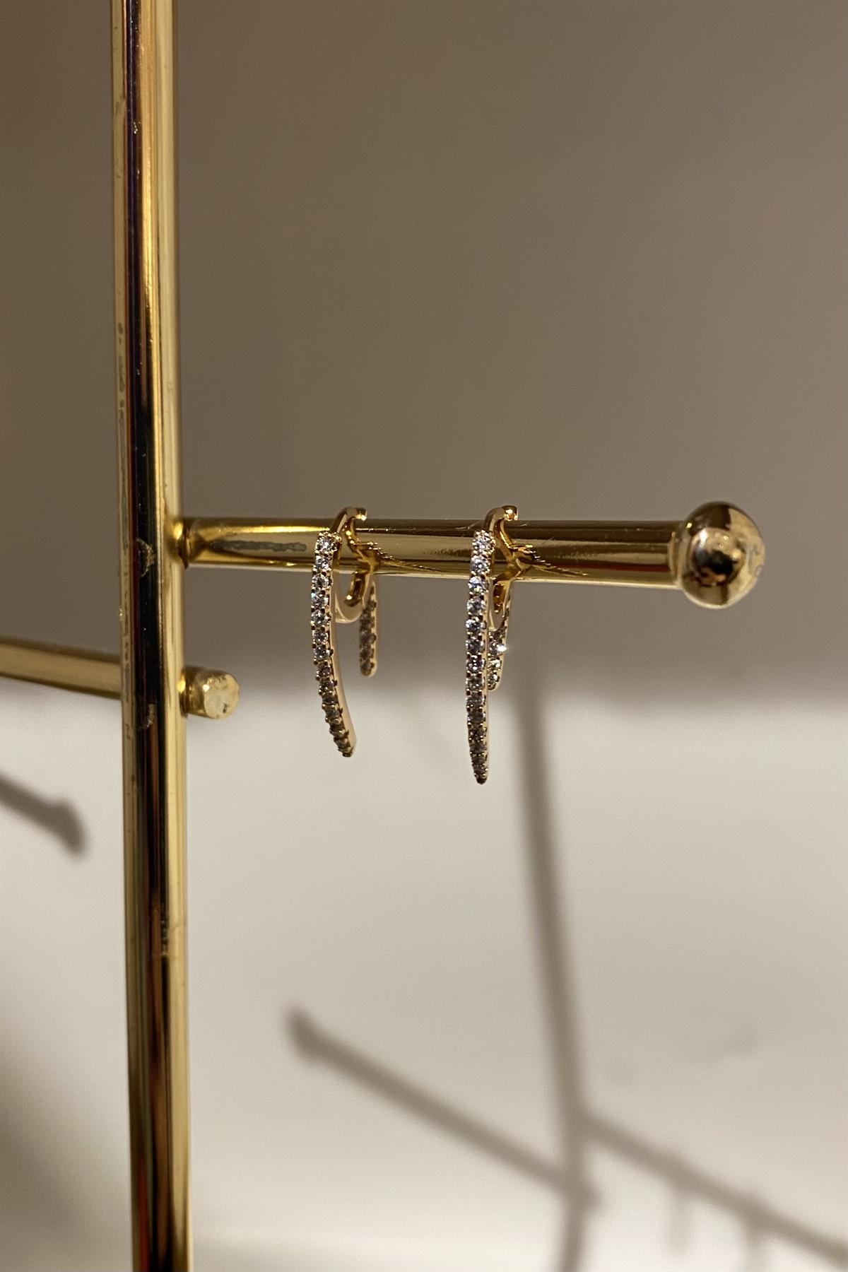 SİVRİ TAŞLI KÜPE