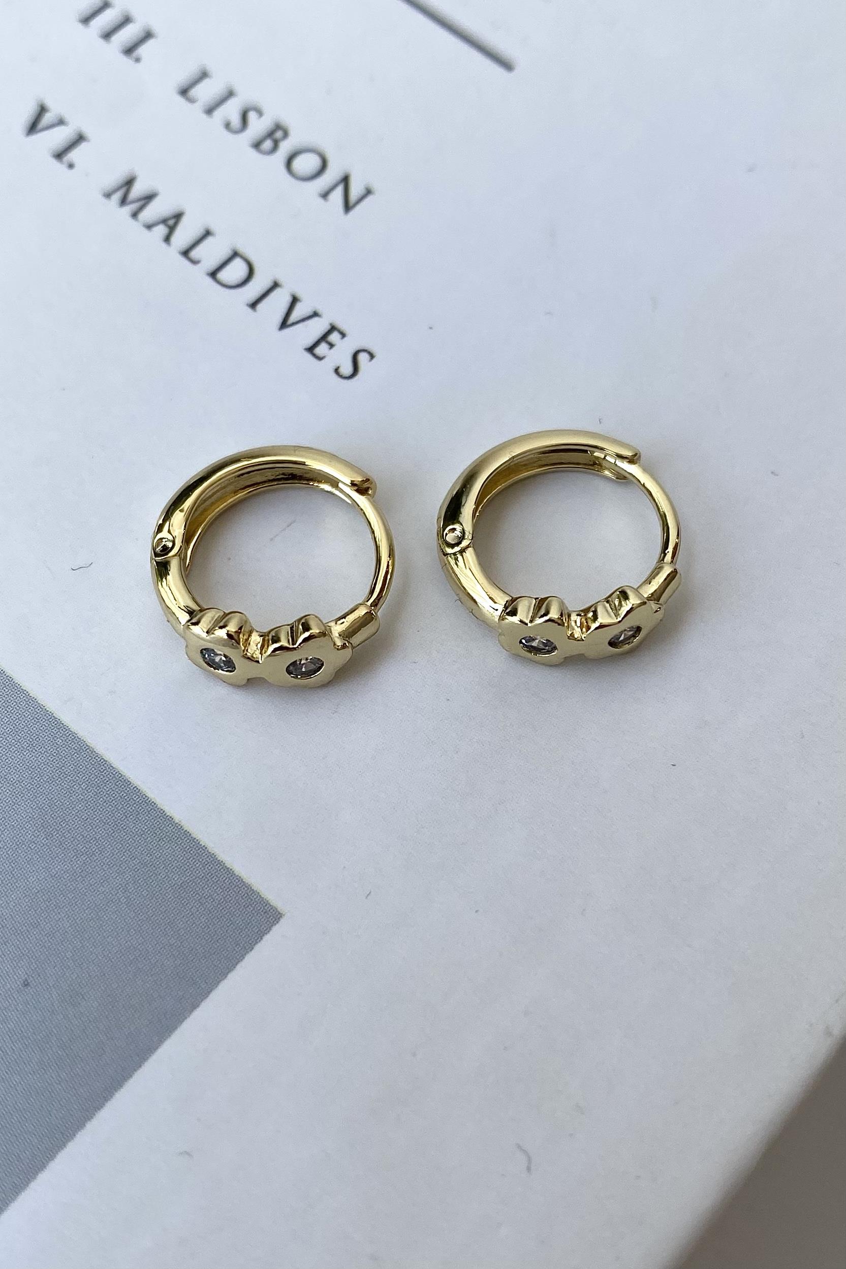 TAŞ ÇİÇEKLİ MİNİMAL KÜPE 1 CM