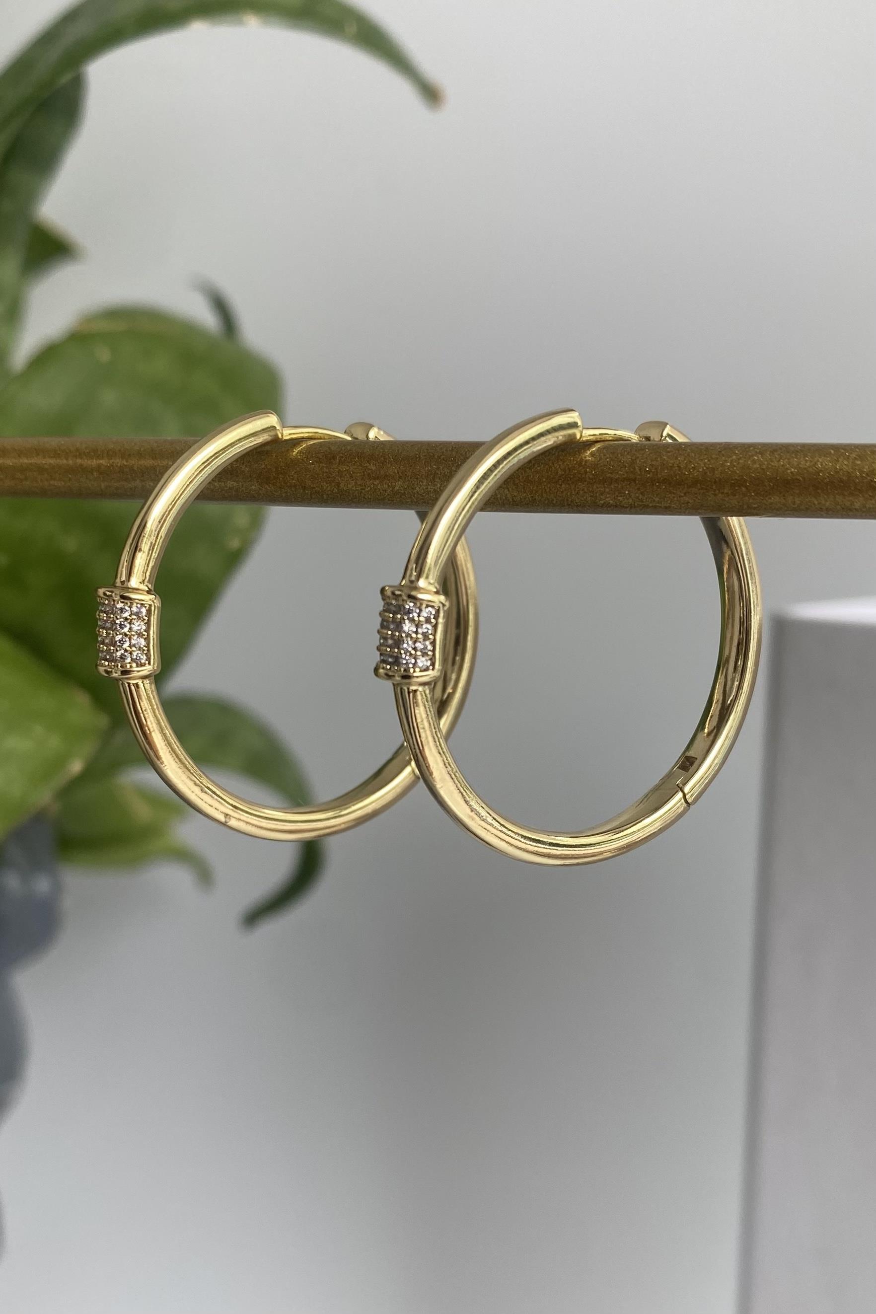 TAŞ PLAKALI HALKA KÜPE 3CM