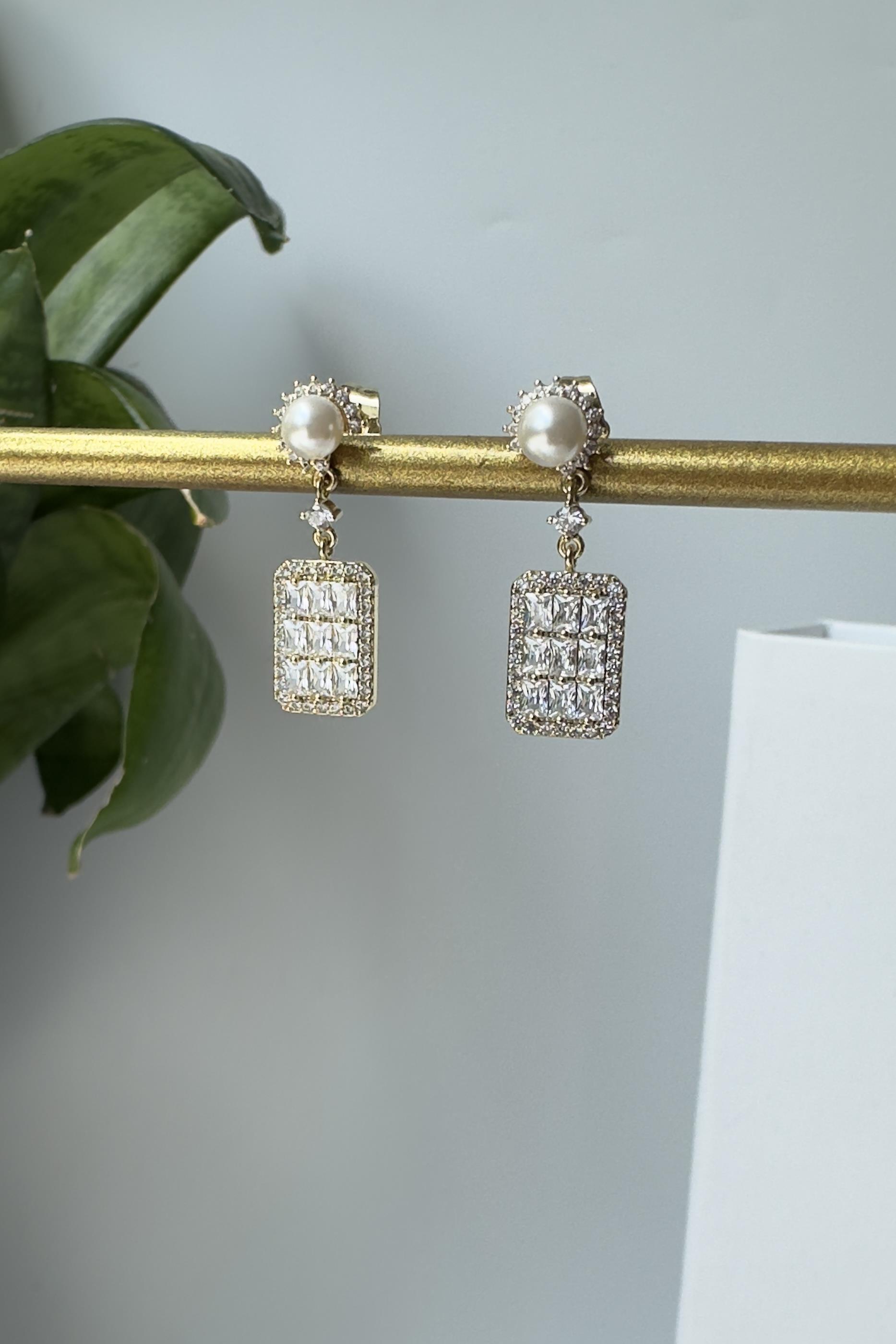 TAŞ PLAKALI İNCİ KÜPE