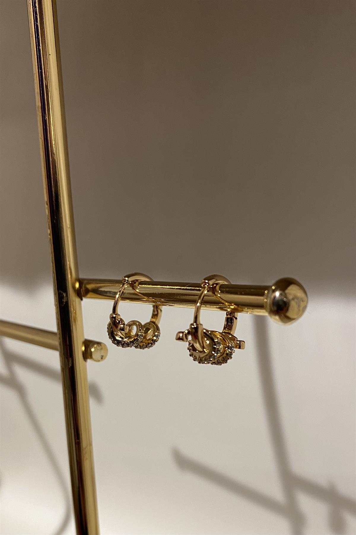 TAŞ SARMALI HALKA KÜPE 1,4cm