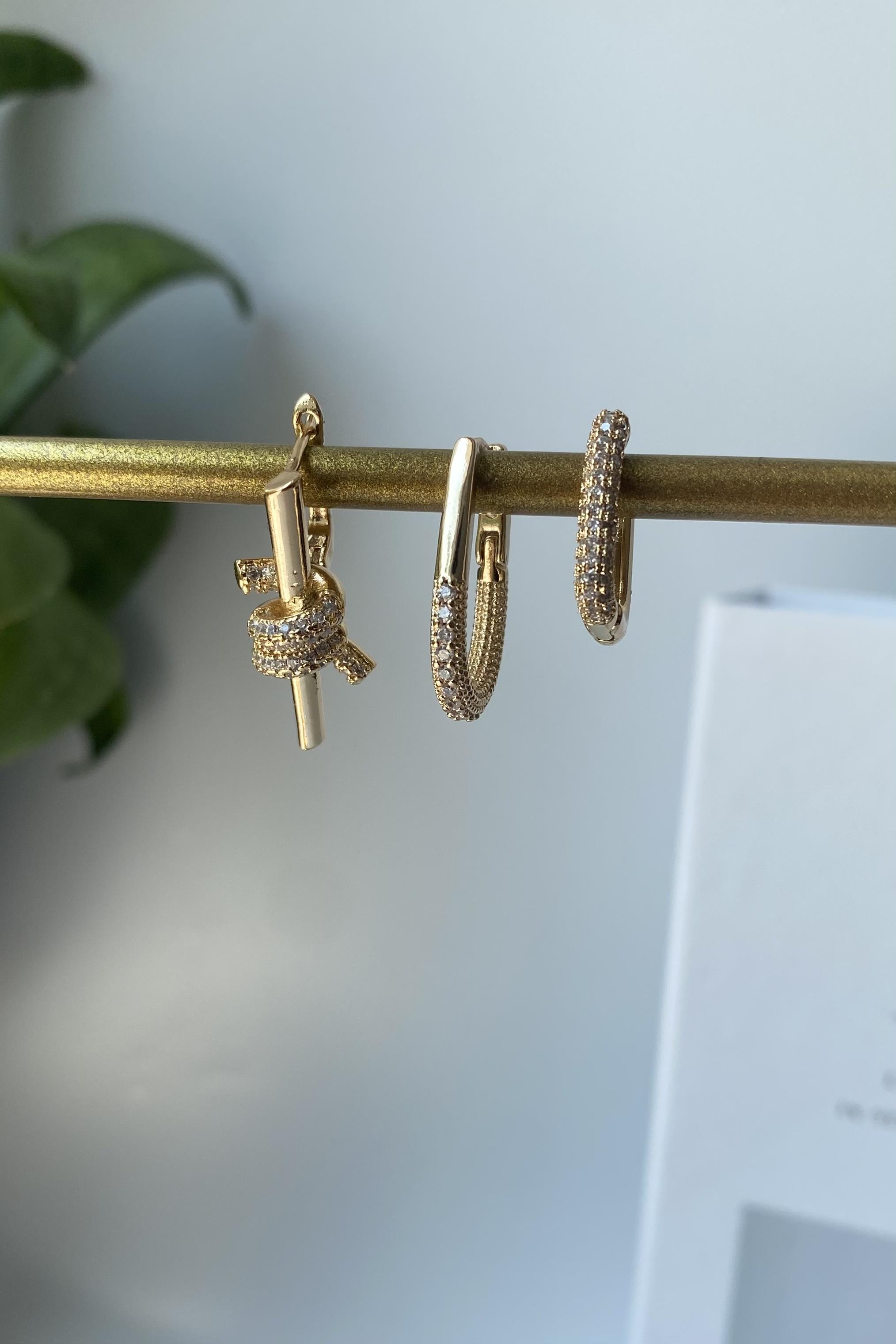 TAŞ SARMALI KOMBİN KÜPE