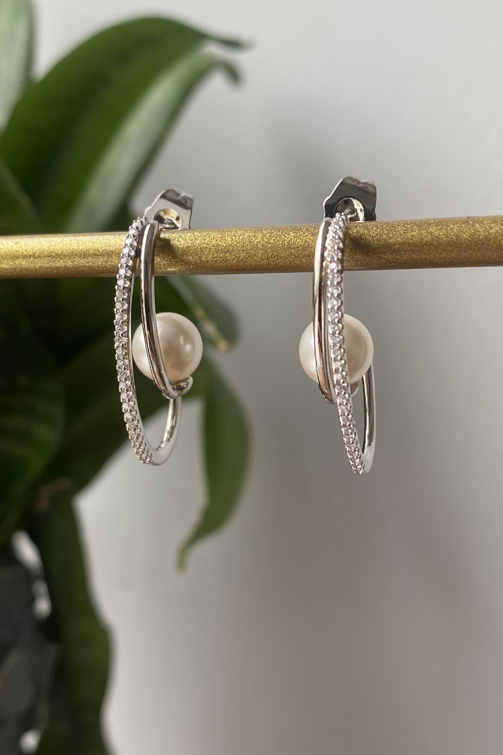 TAŞ ŞERİTLİ İNCİLİ OVAL KÜPE