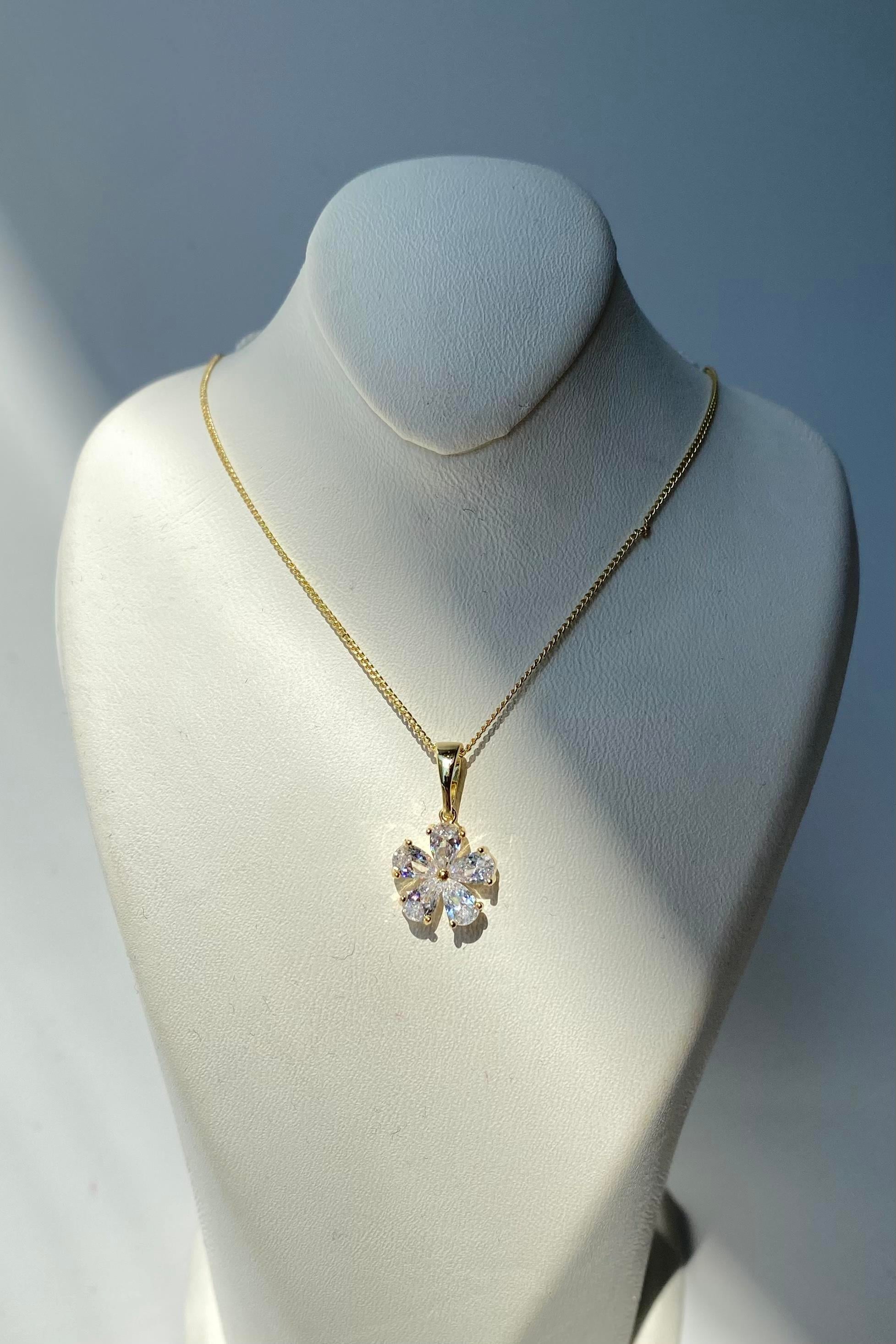 TAŞLI ÇİÇEK KOLYE