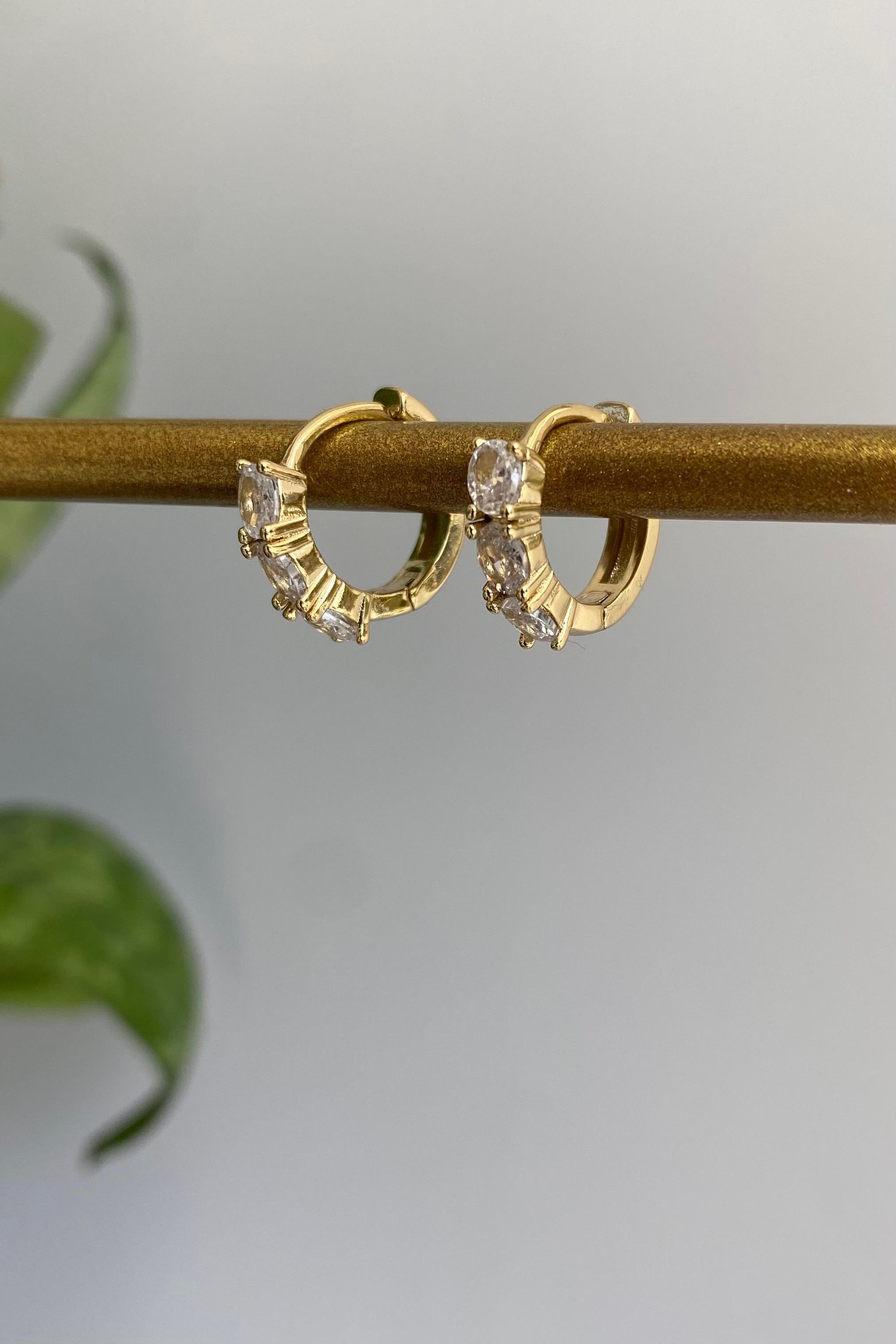 TAŞLI HALKA KÜPE 1CM