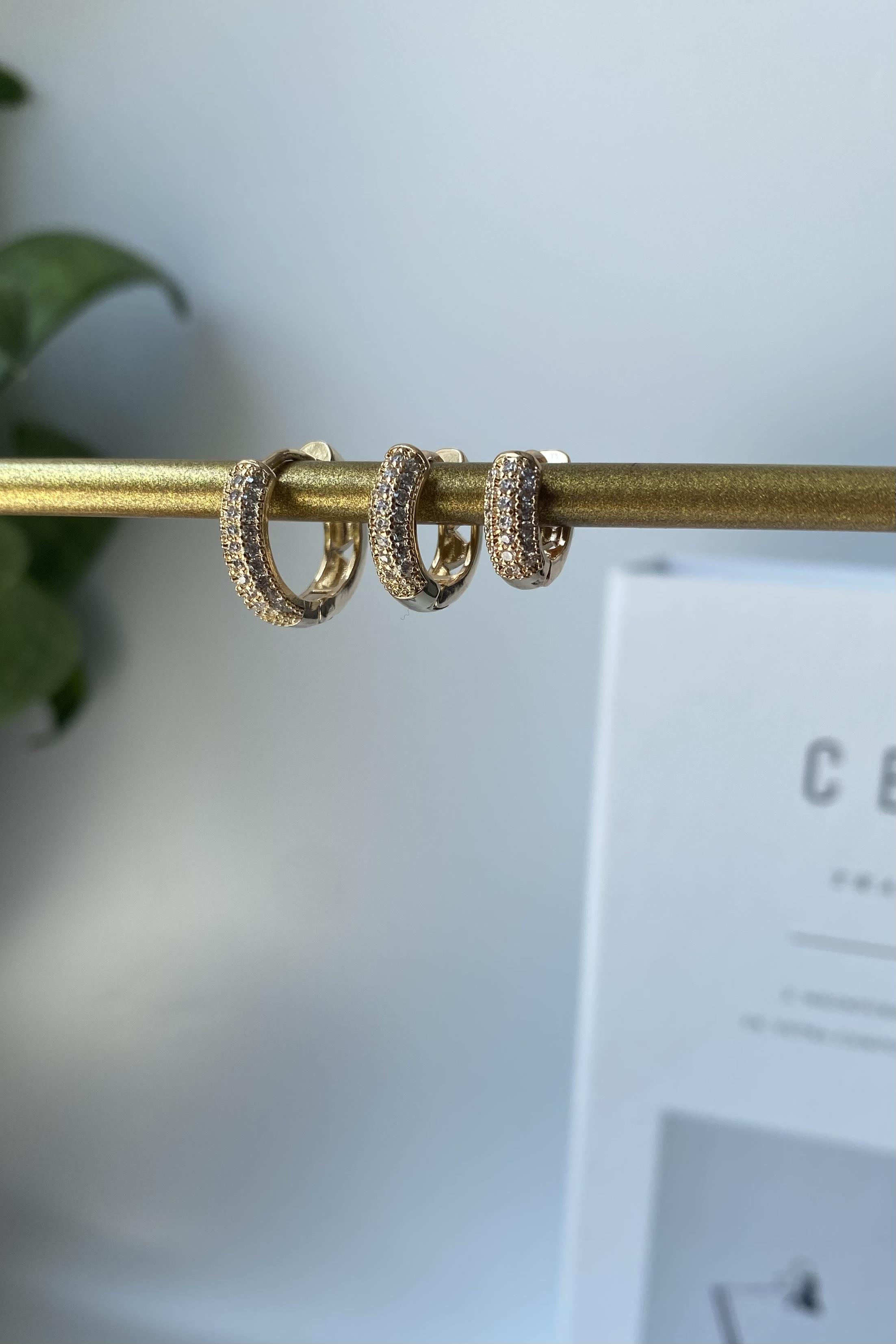 TAŞLI HALKA ÜÇLÜ KOMBİN KÜPE