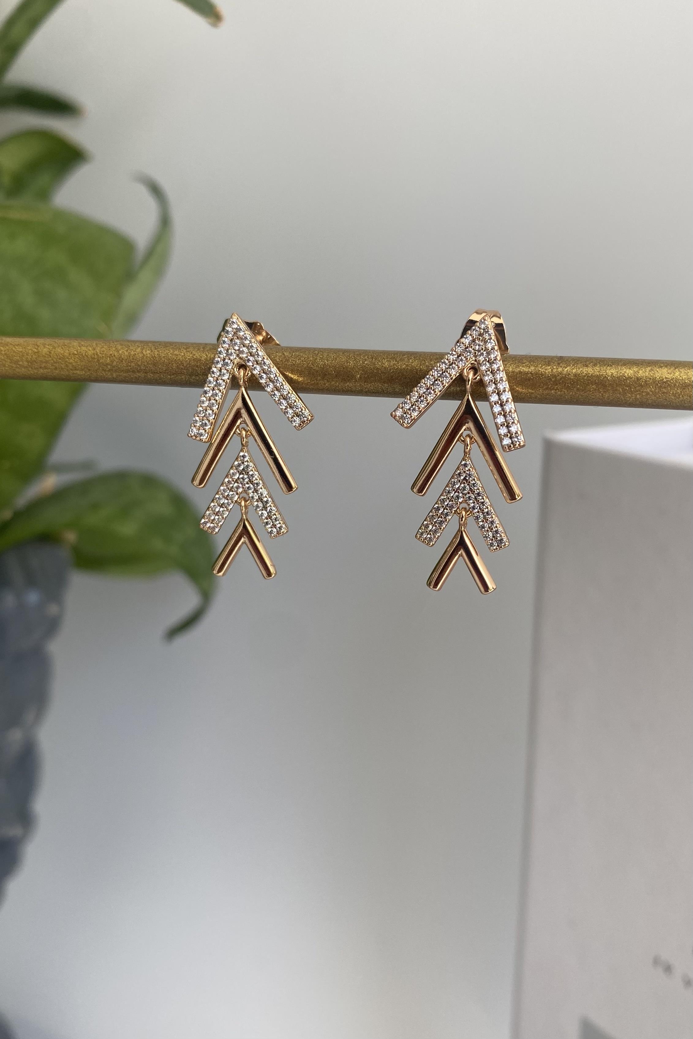 TAŞLI OK SIRALI KÜPE