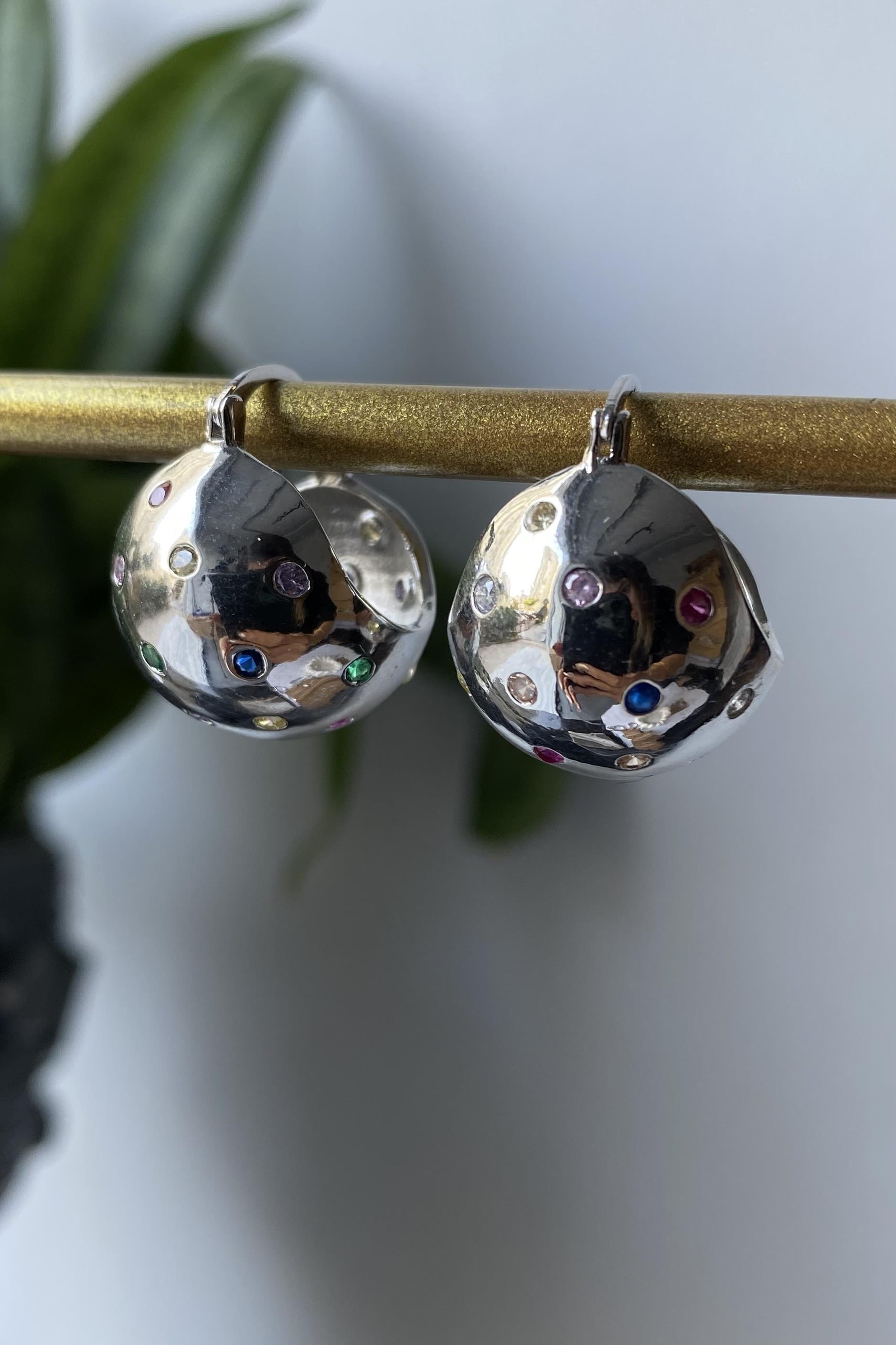 TAŞLI ORTA TOP HALKA KÜPE