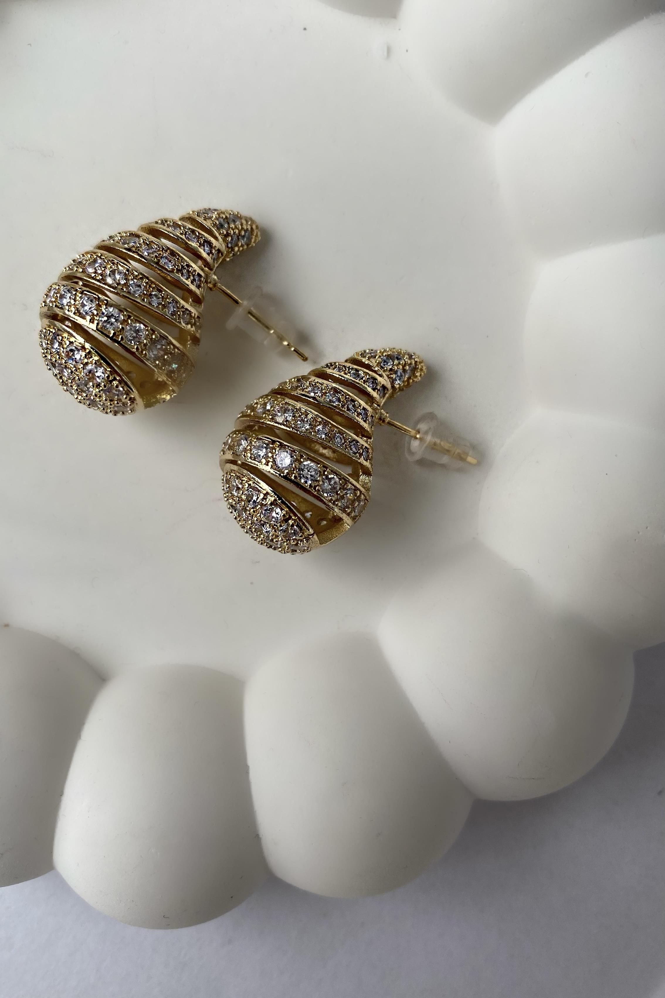 TAŞLI SARMALI MARKA DAMLA KÜPE