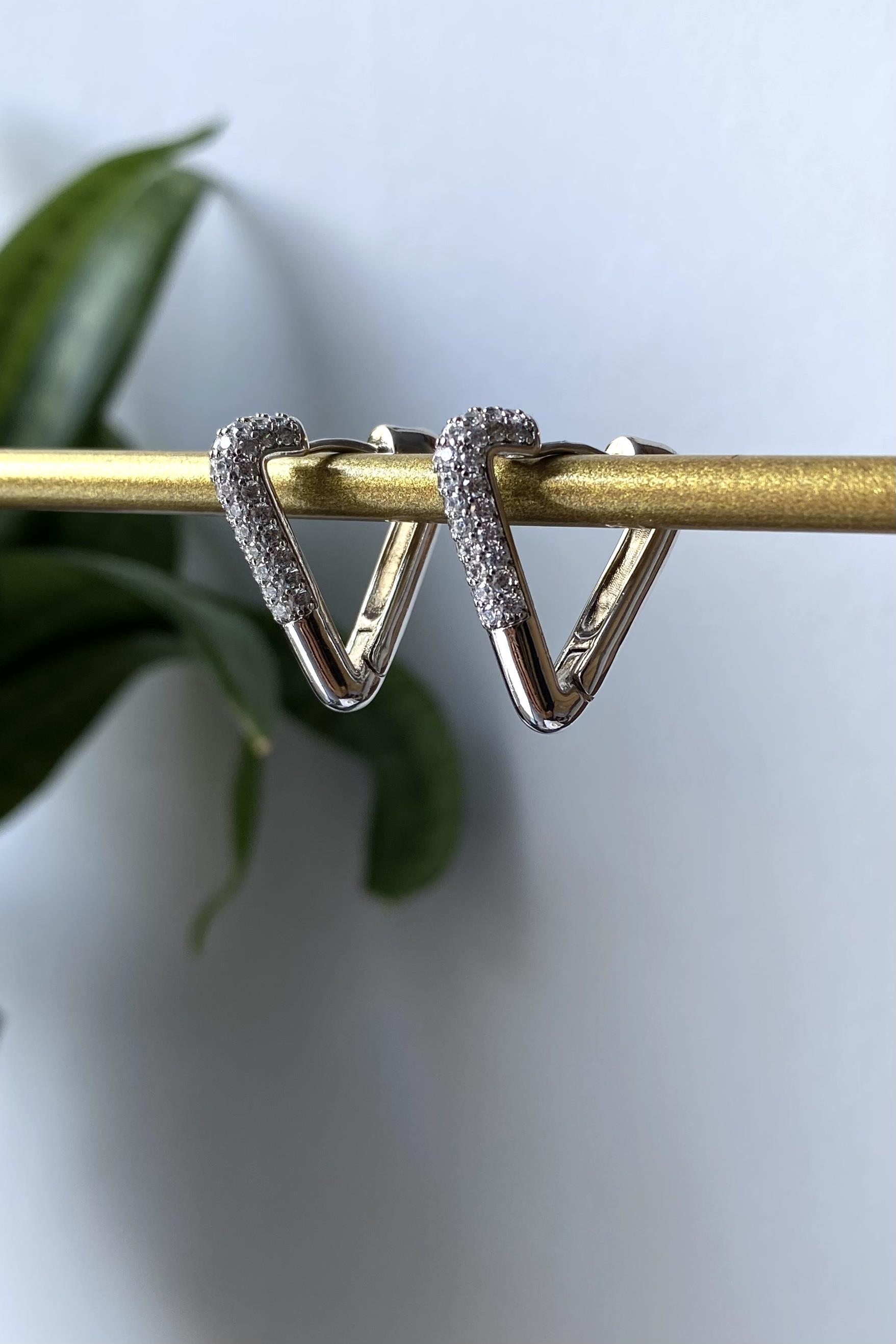 TAŞLI ÜÇGEN HALKA KÜPE 1,5CM