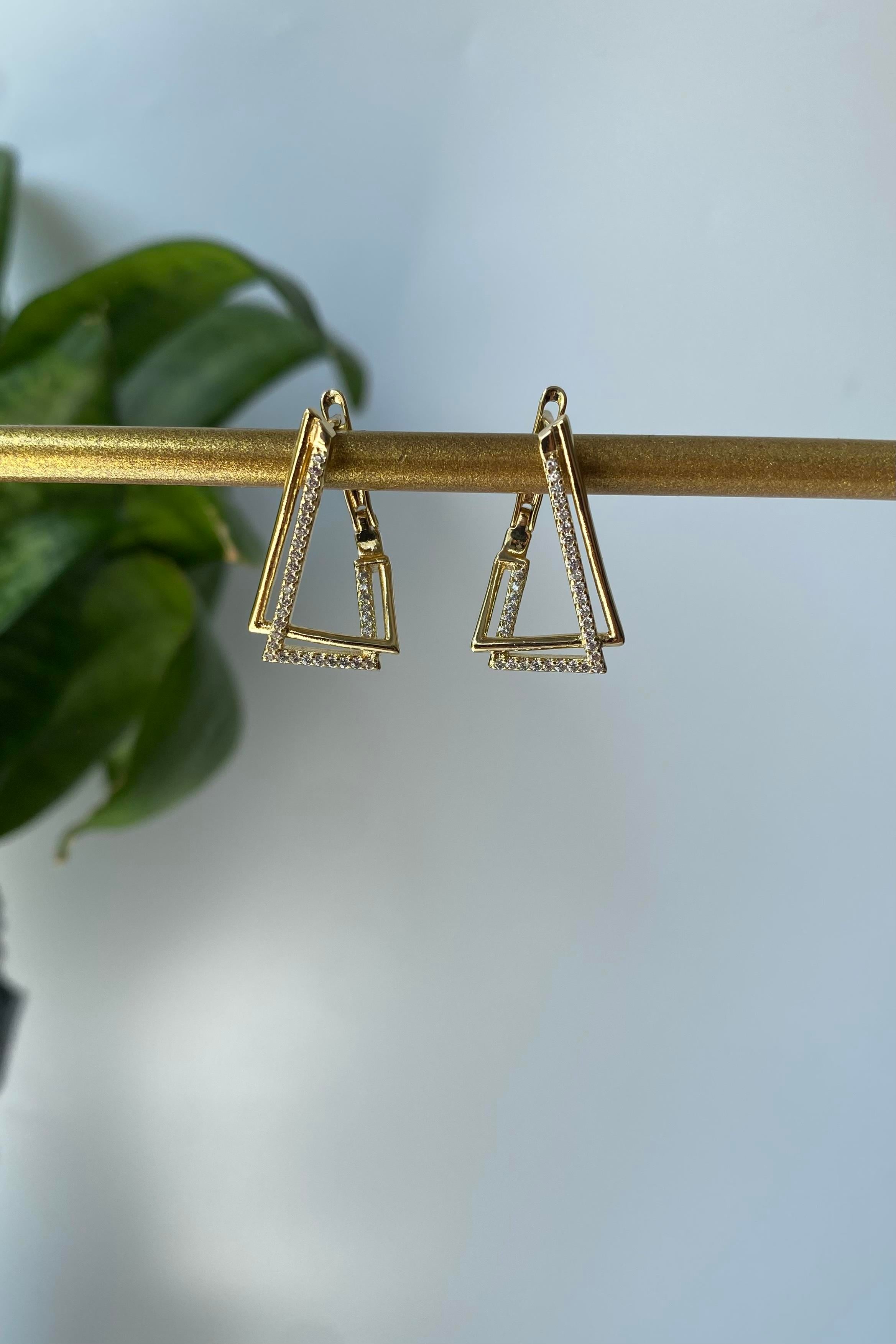 TAŞLI ÜÇGEN KÜPE