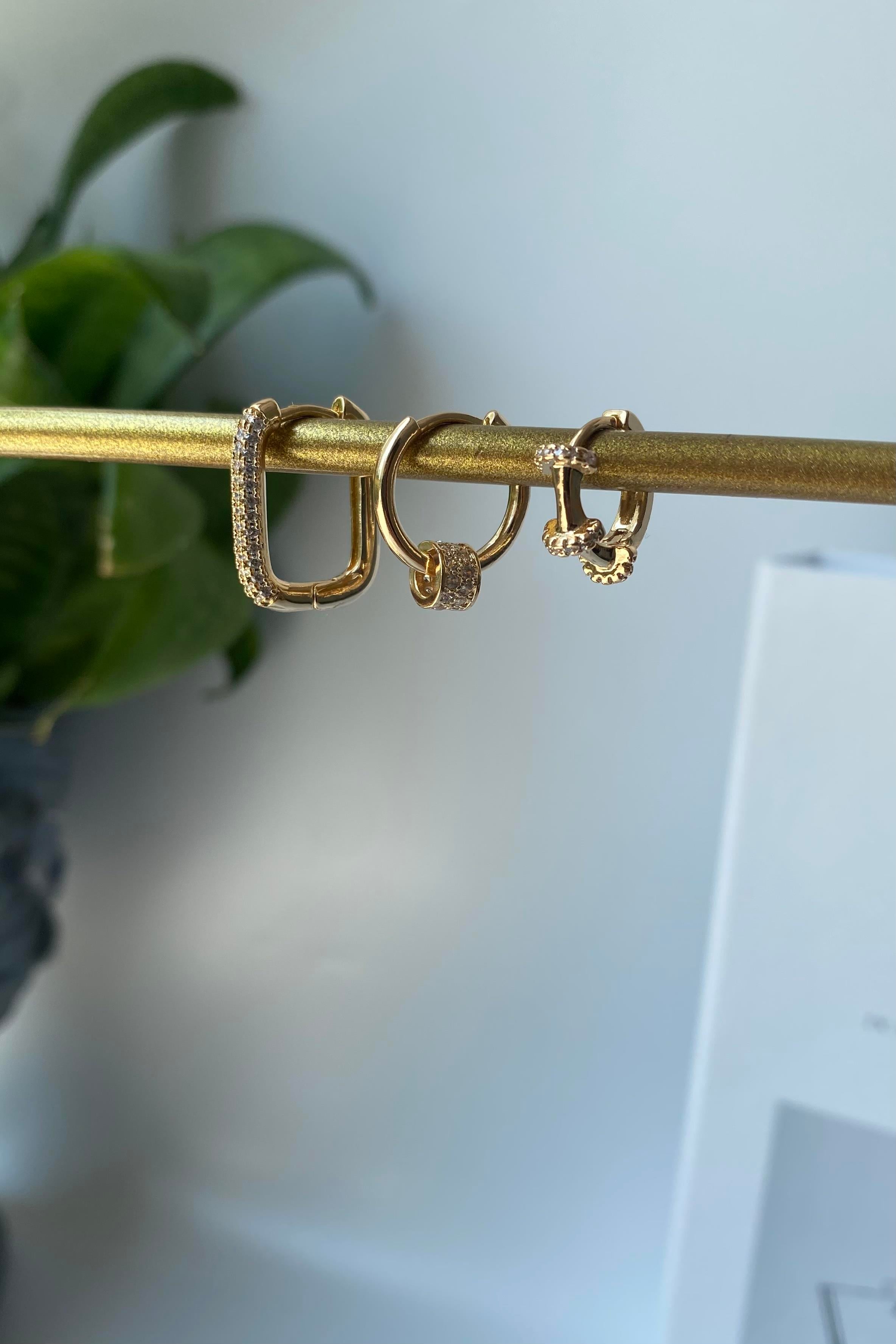 TAŞLI ÜÇLÜ KOMBİN KÜPE