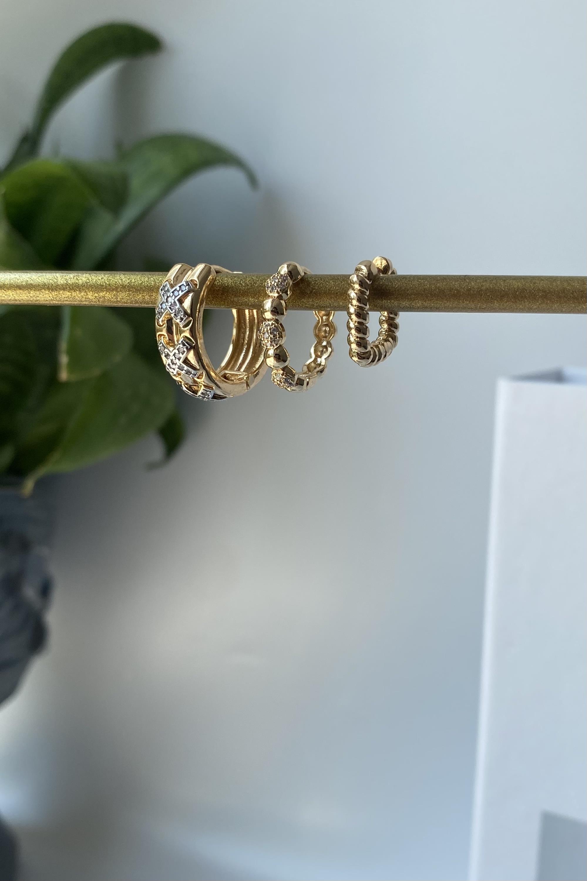 TAŞLI XOXO ÜÇLÜ KOMBİN KÜPE