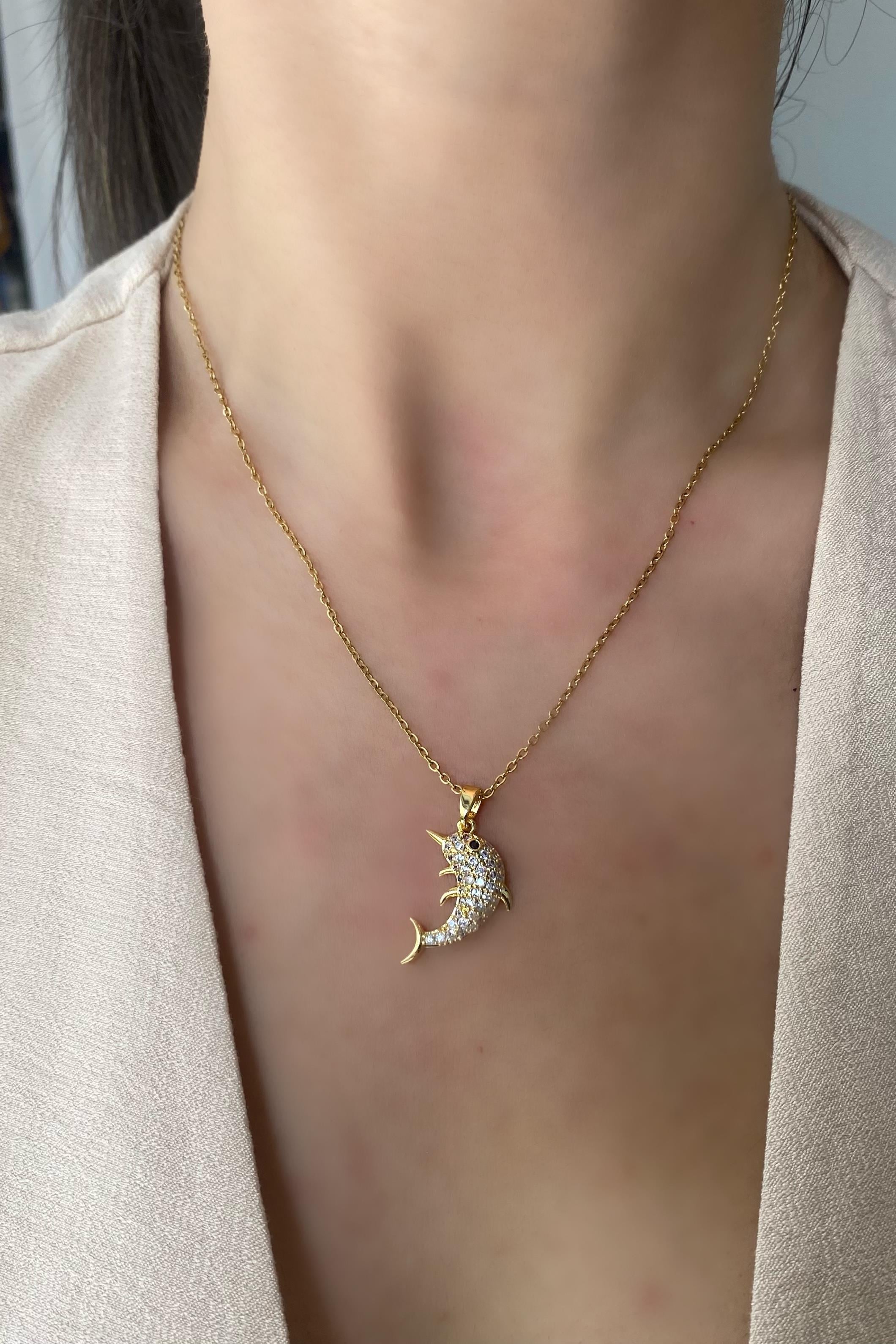 TAŞLI YUNUS BALIĞI KOLYE