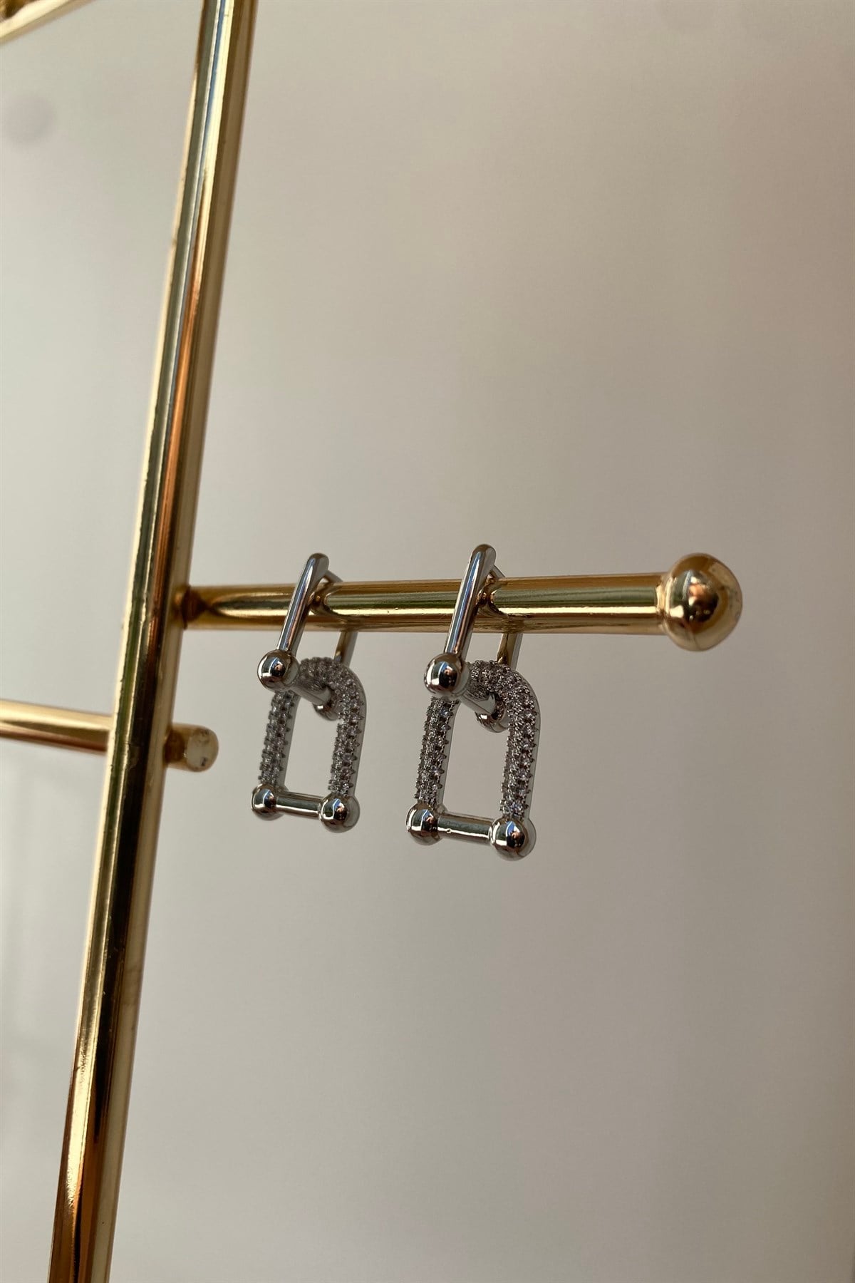 TIFFANY MODEL TAŞLI KÜPE