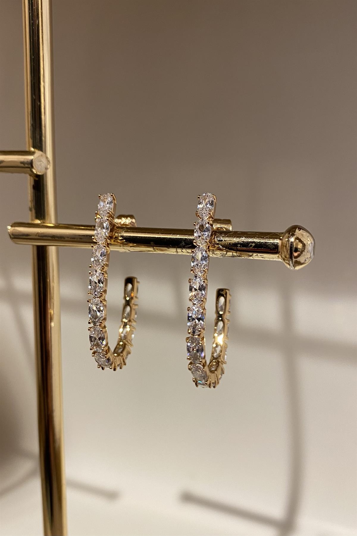 U MODEL ELİPS TAŞLI KÜPE