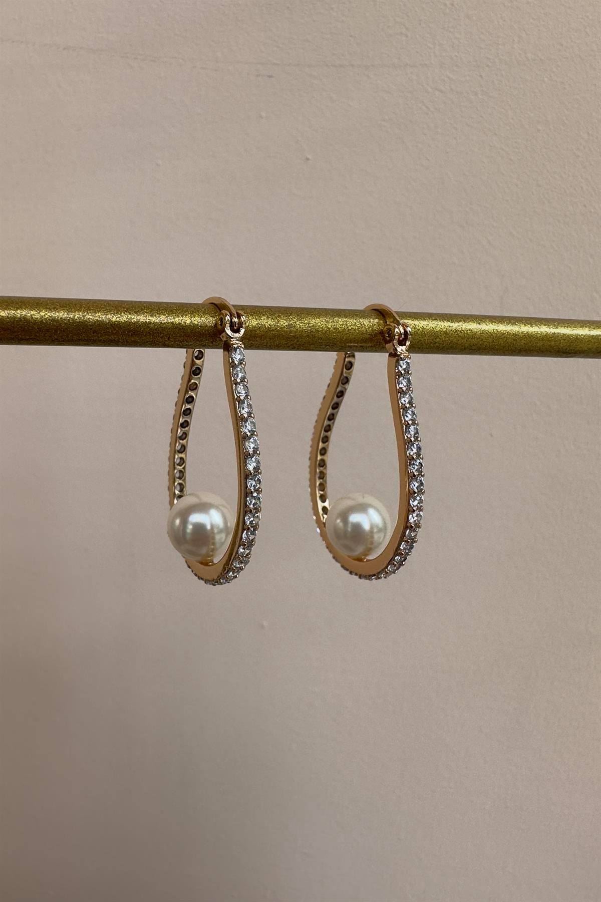 U MODEL İÇİ İNCİLİ HALKA KÜPE