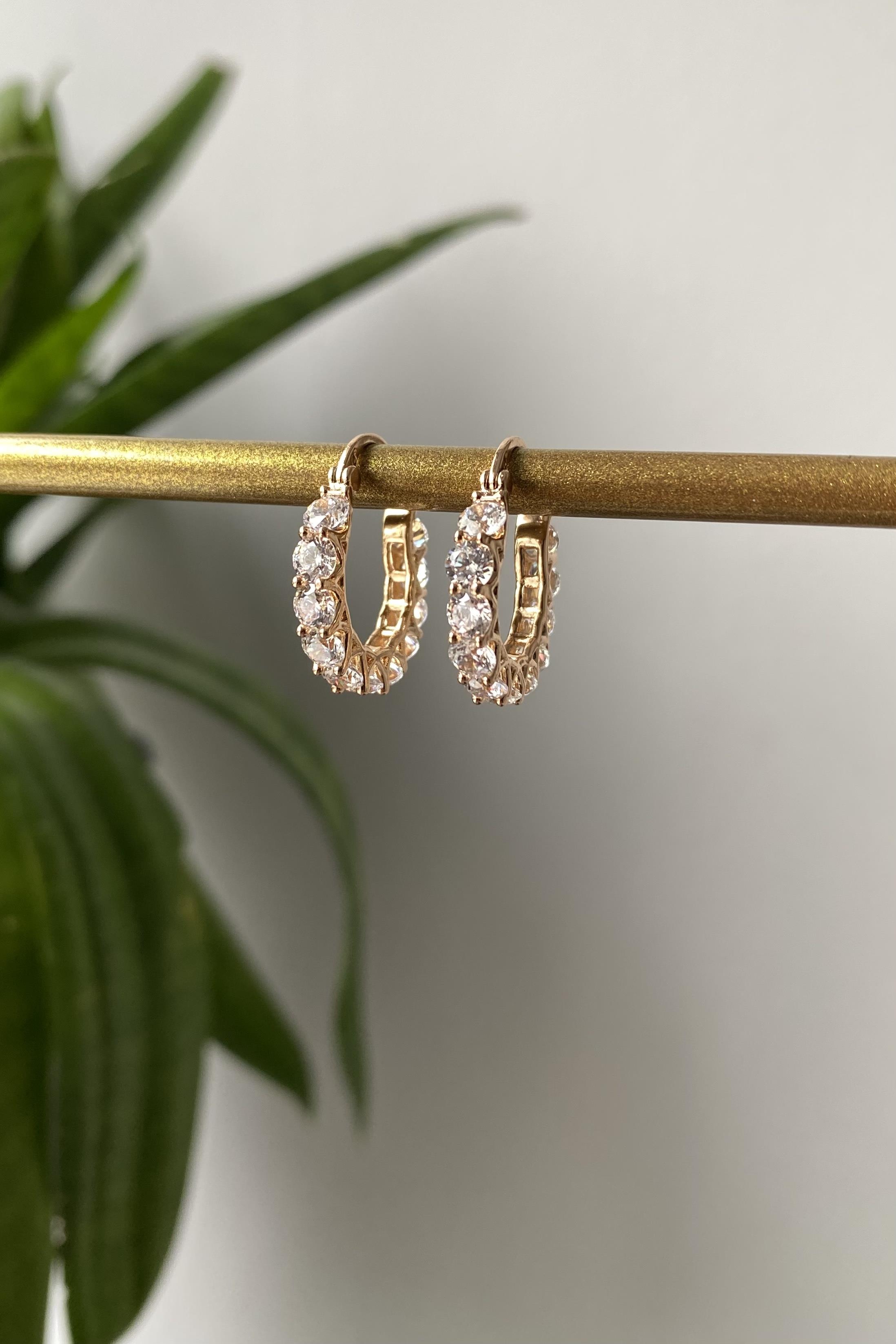 U MODEL TAM TUR HALKA KÜPE 2CM