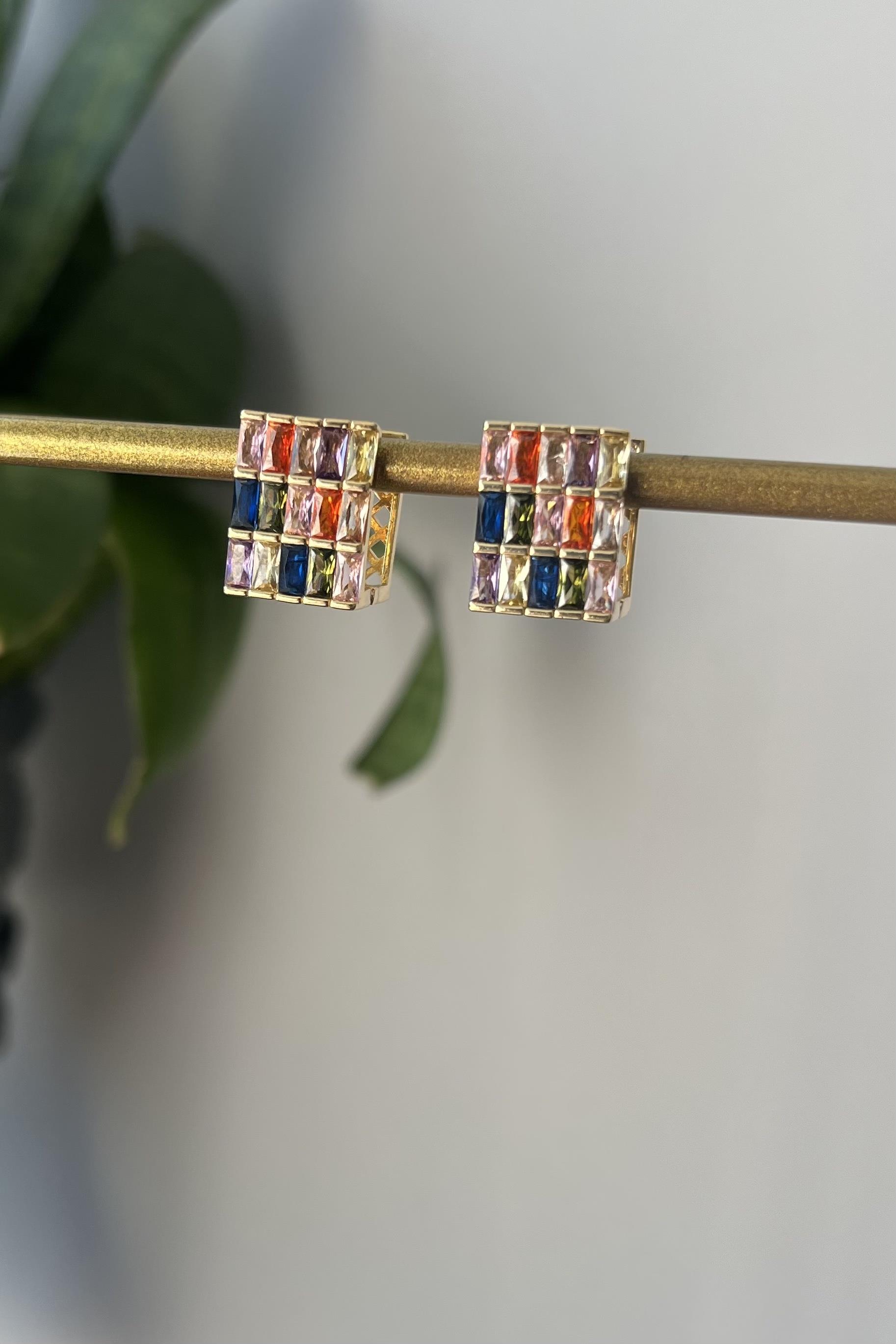 ÜÇ BAGET SIRALI BOLD KÜPE