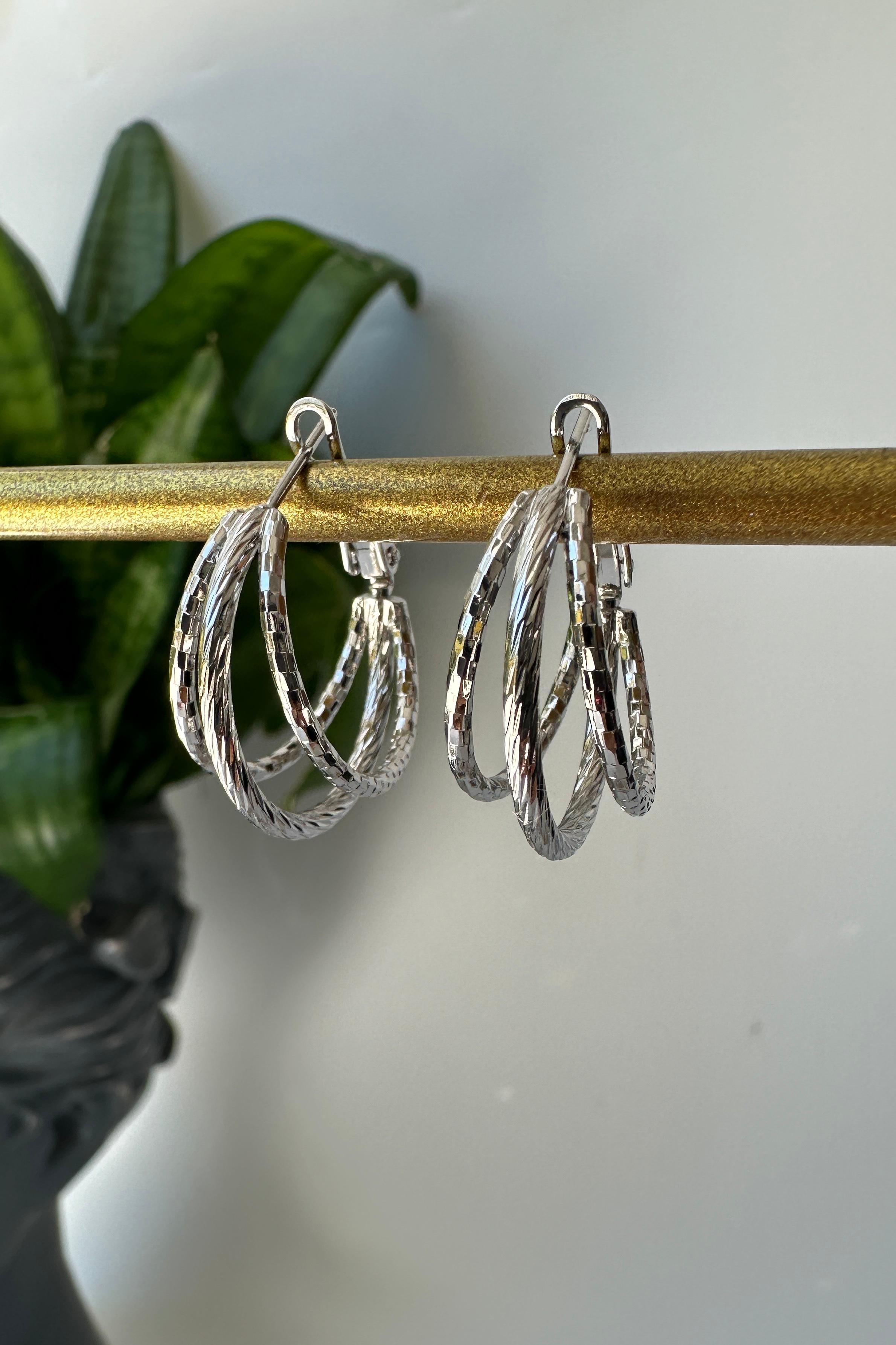 ÜÇ ŞERİTLİ HALKA KÜPE