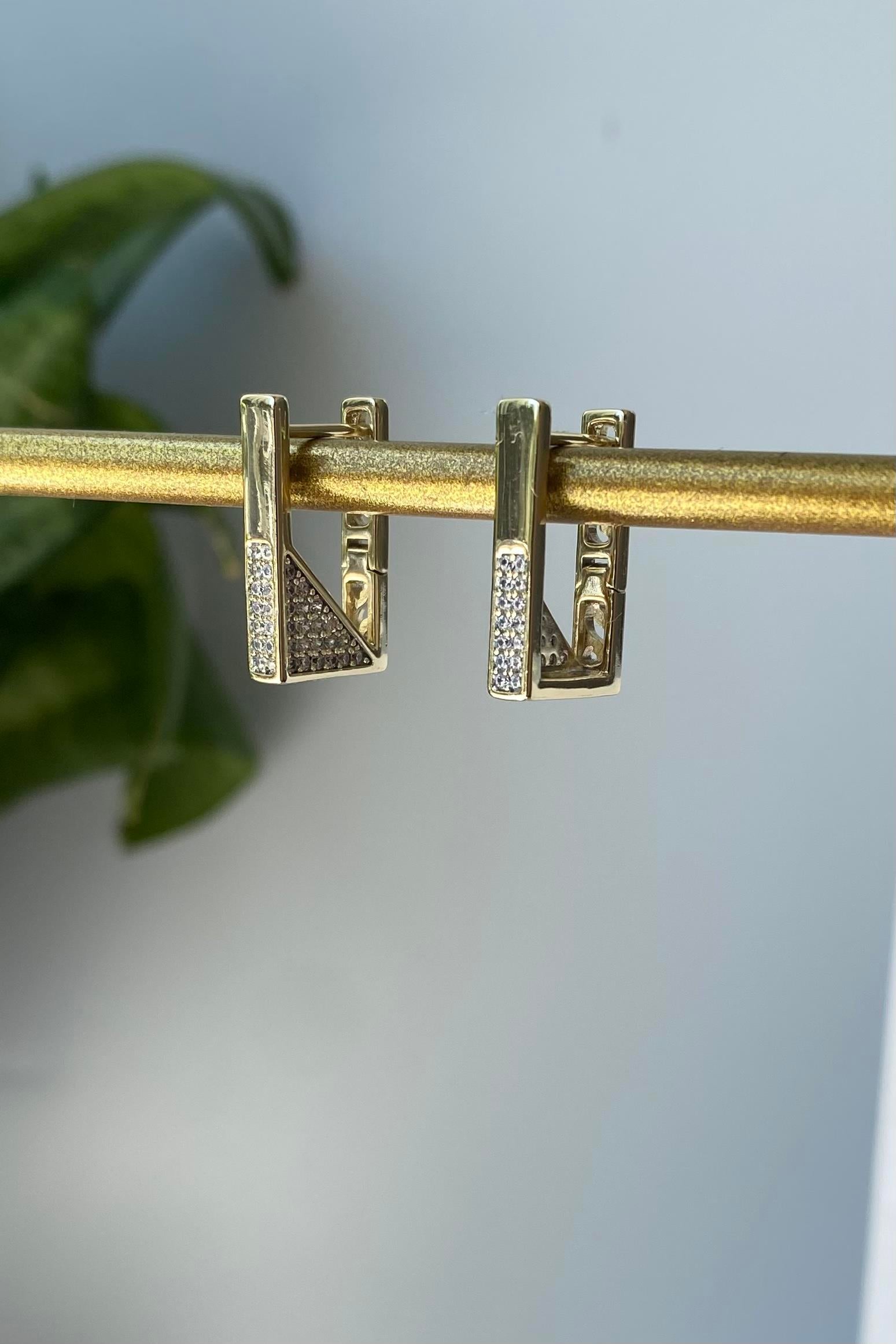 ÜÇGEN TAŞLI DÖRTGEN KÜPE