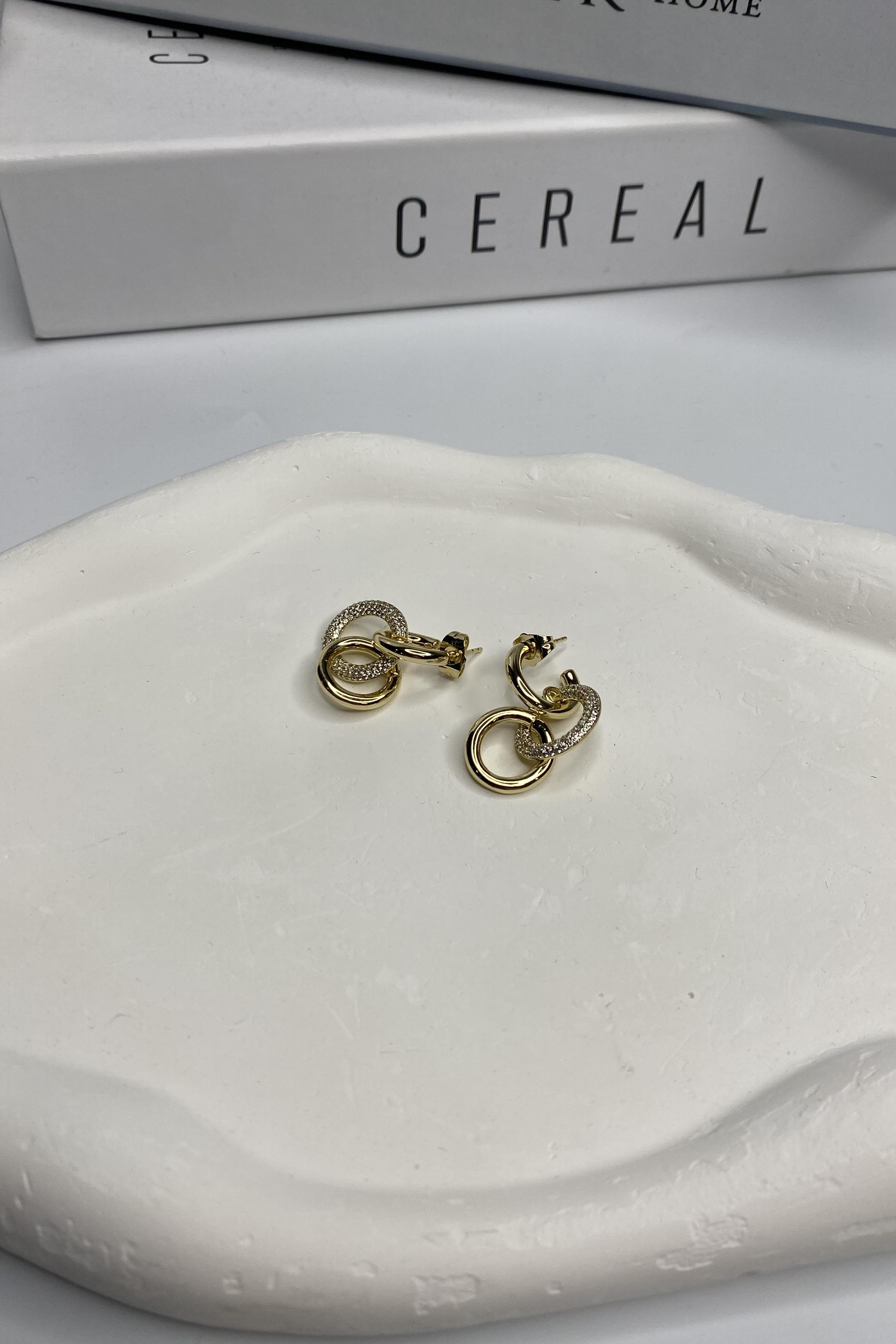 ÜÇLÜ İÇE GEÇMELİ HALKA KÜPE