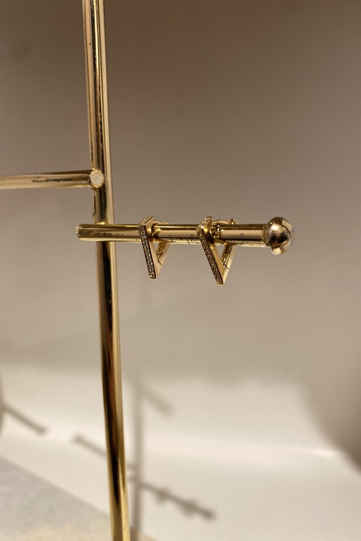 UCU V MODEL HALKA KÜPE 1cm