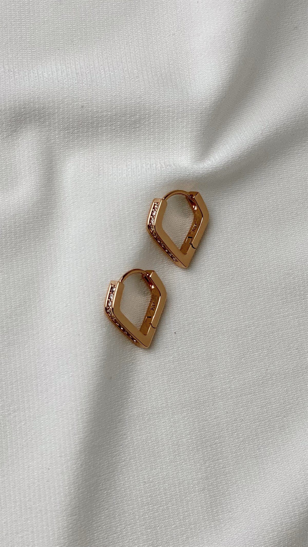 ÜZERİ TAŞLI BEŞGEN HALKA KÜPE