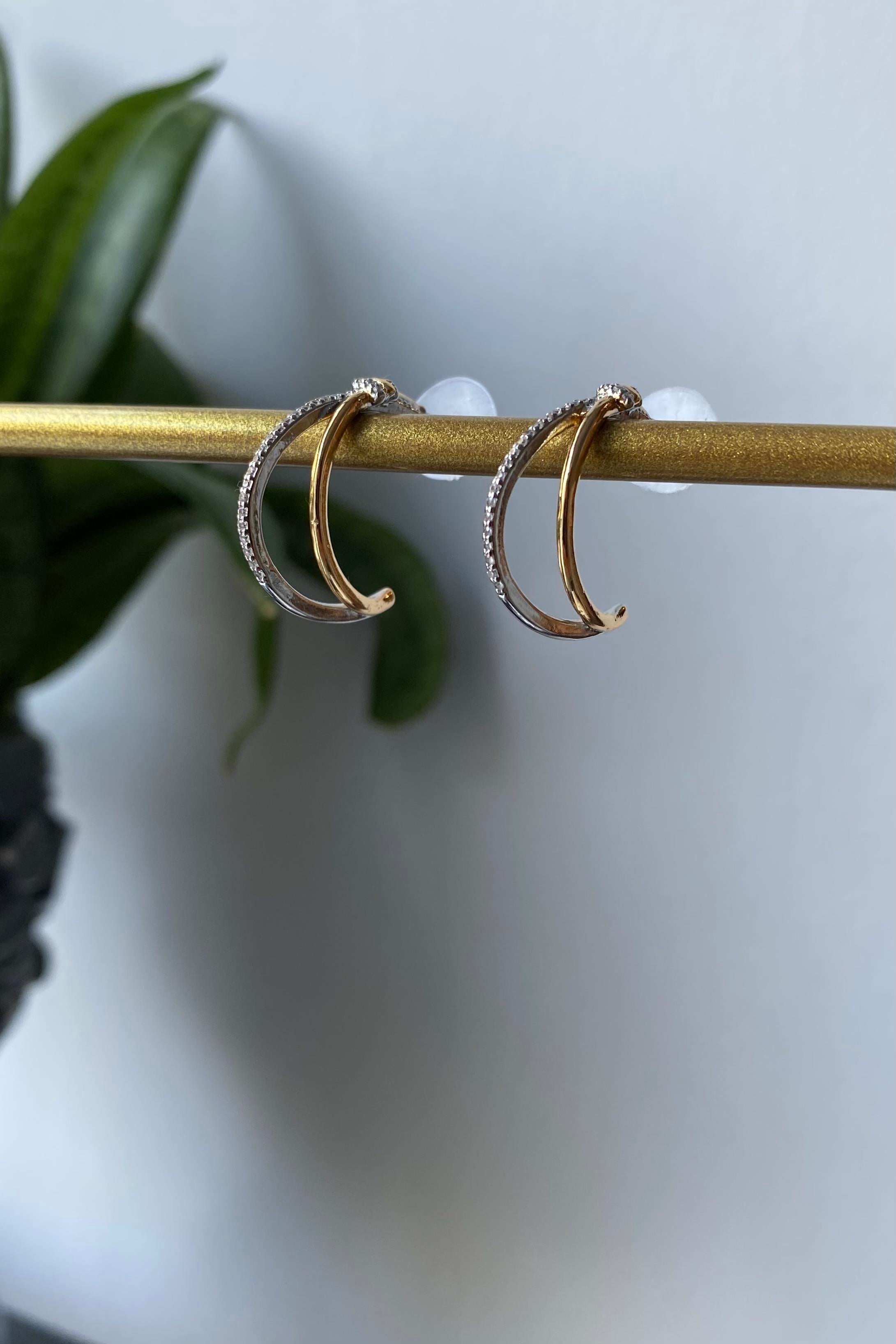 ÜZERİ TAŞLI ÇİFT HALKA KÜPE