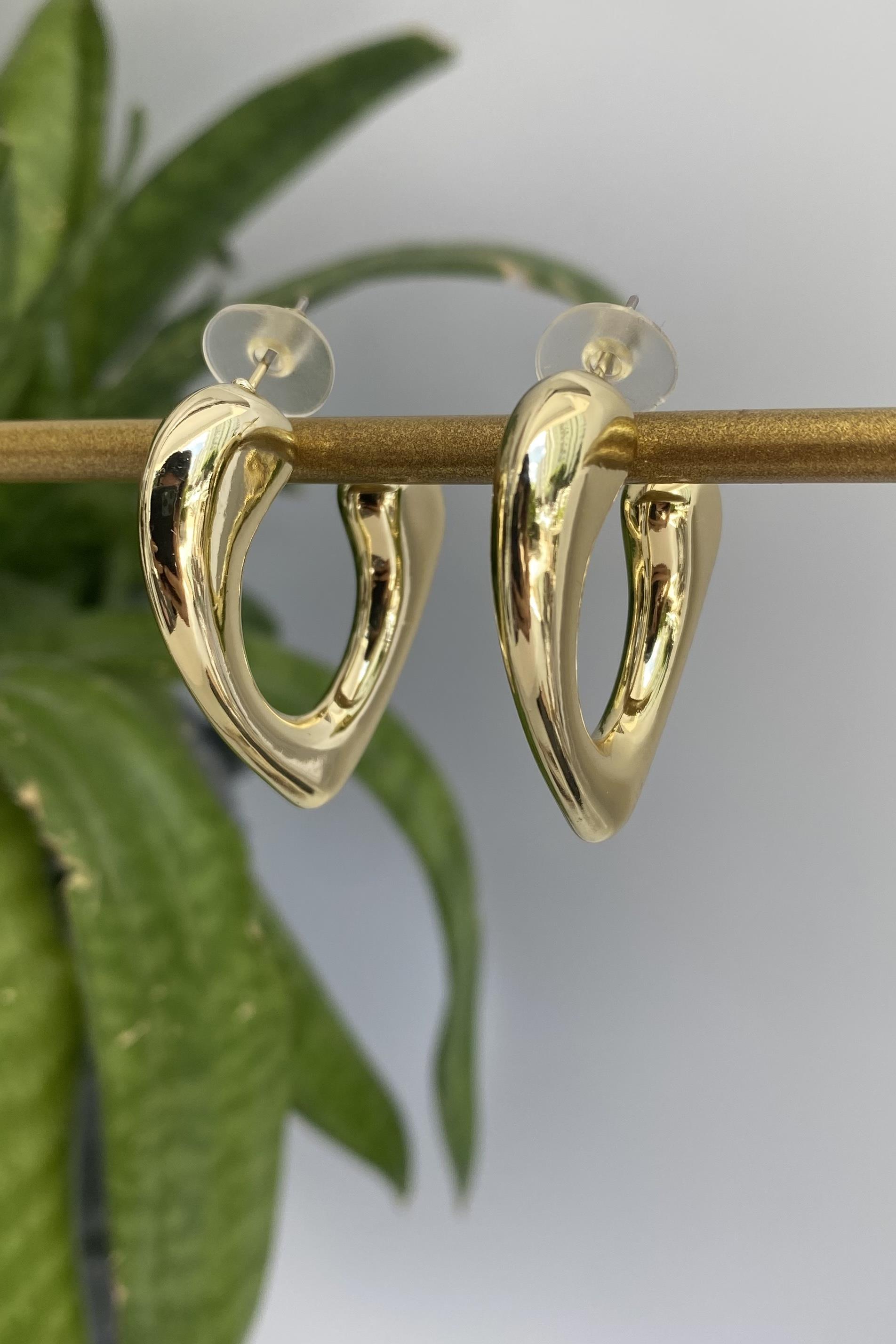 V BOMBELİ ÇİVİ KÜPE