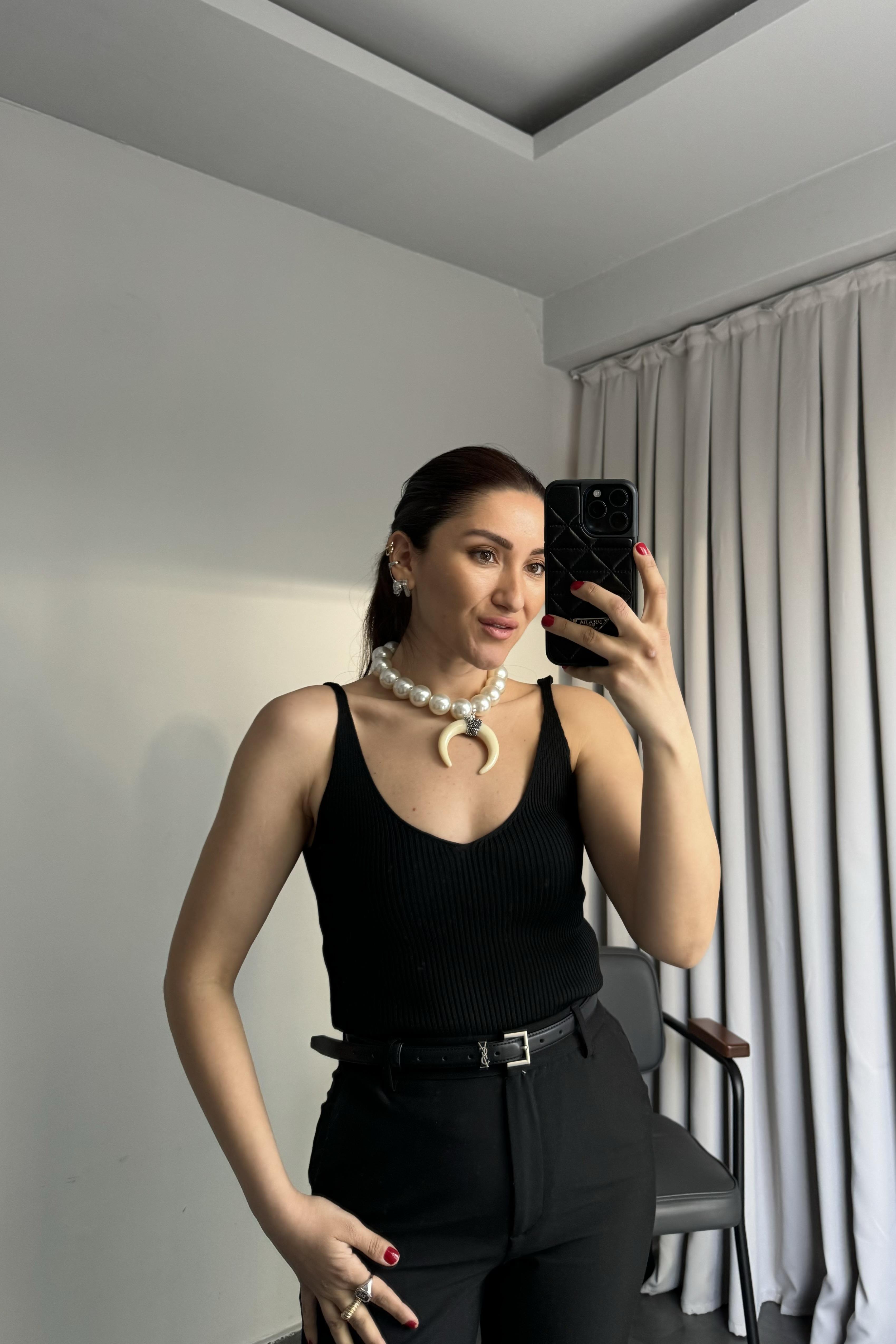 V DEKOLTELİ İNCE ASKILI ATLET