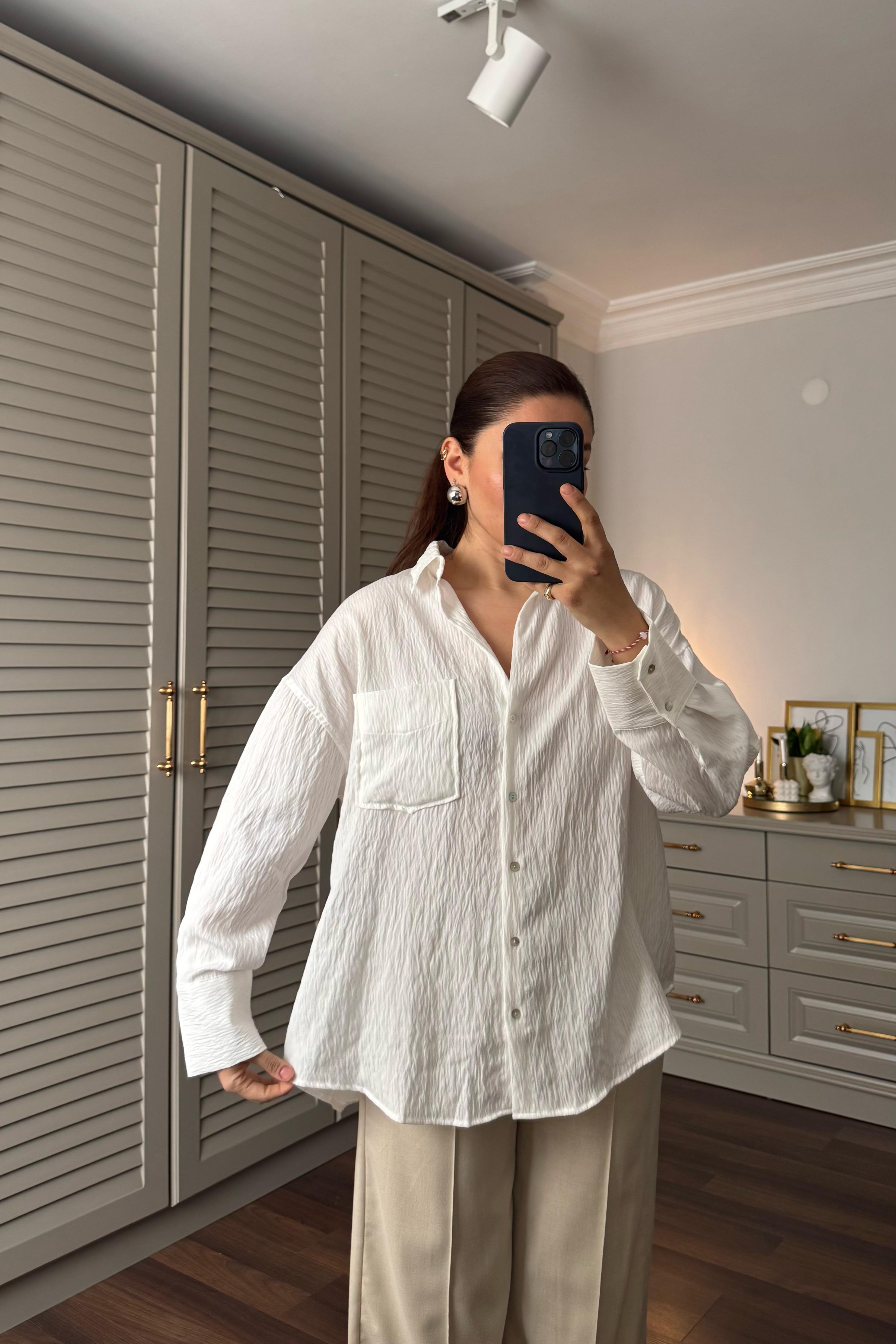 V YAKA CEPLİ GÖMLEK