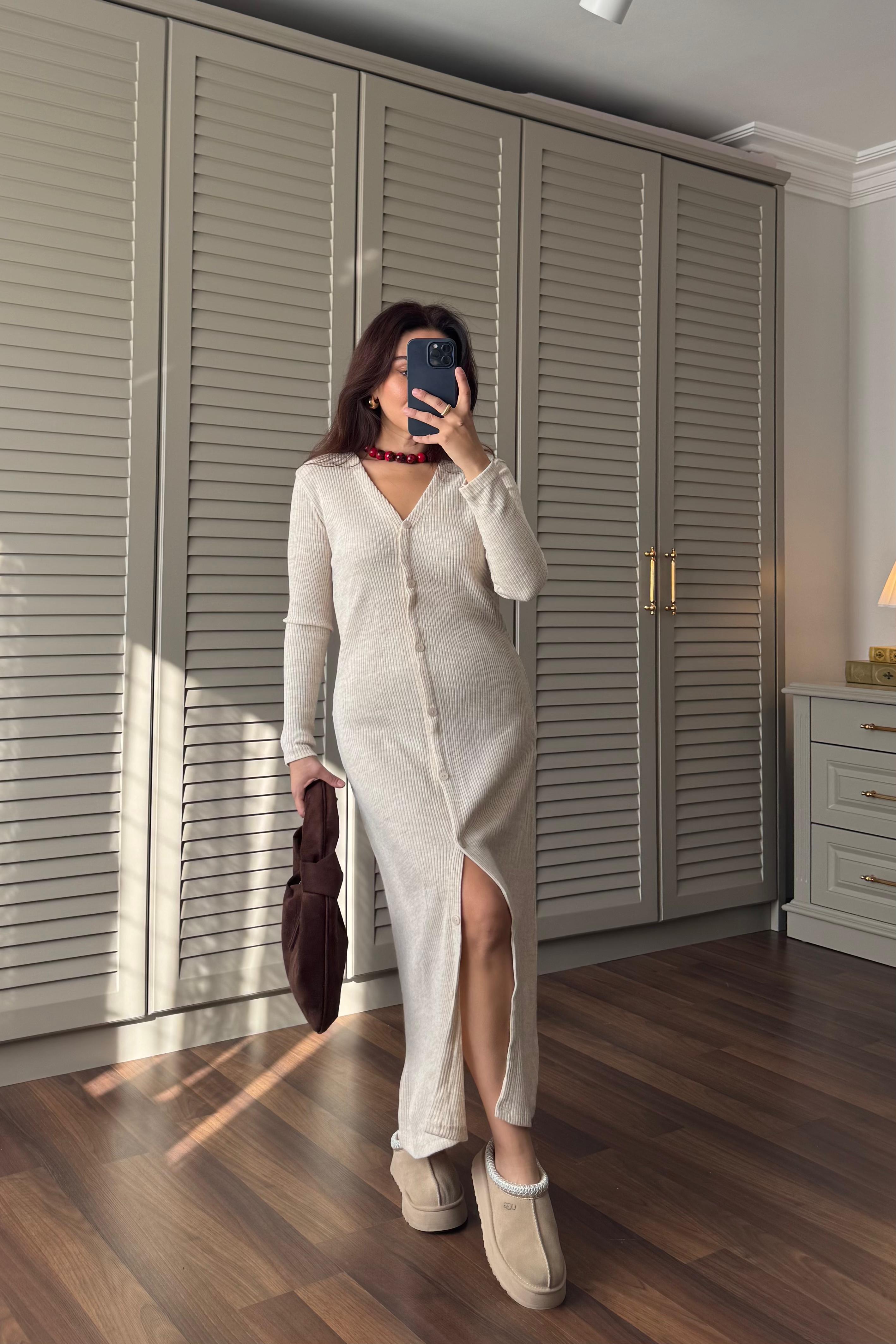 V YAKA DÜĞMELİ TRİKO ELBİSE/256048