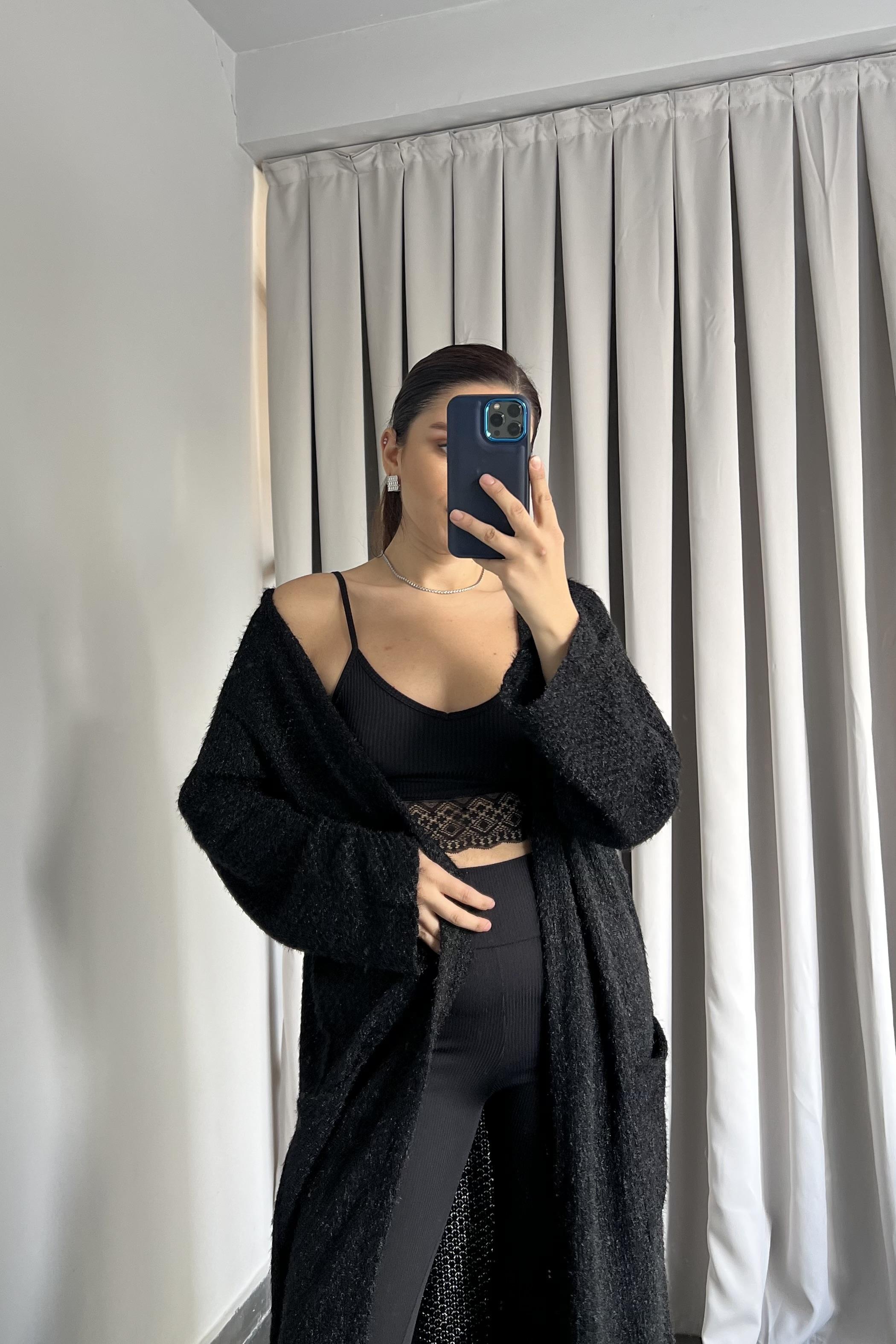 V YAKA SIRTI DANTELLİ CROP