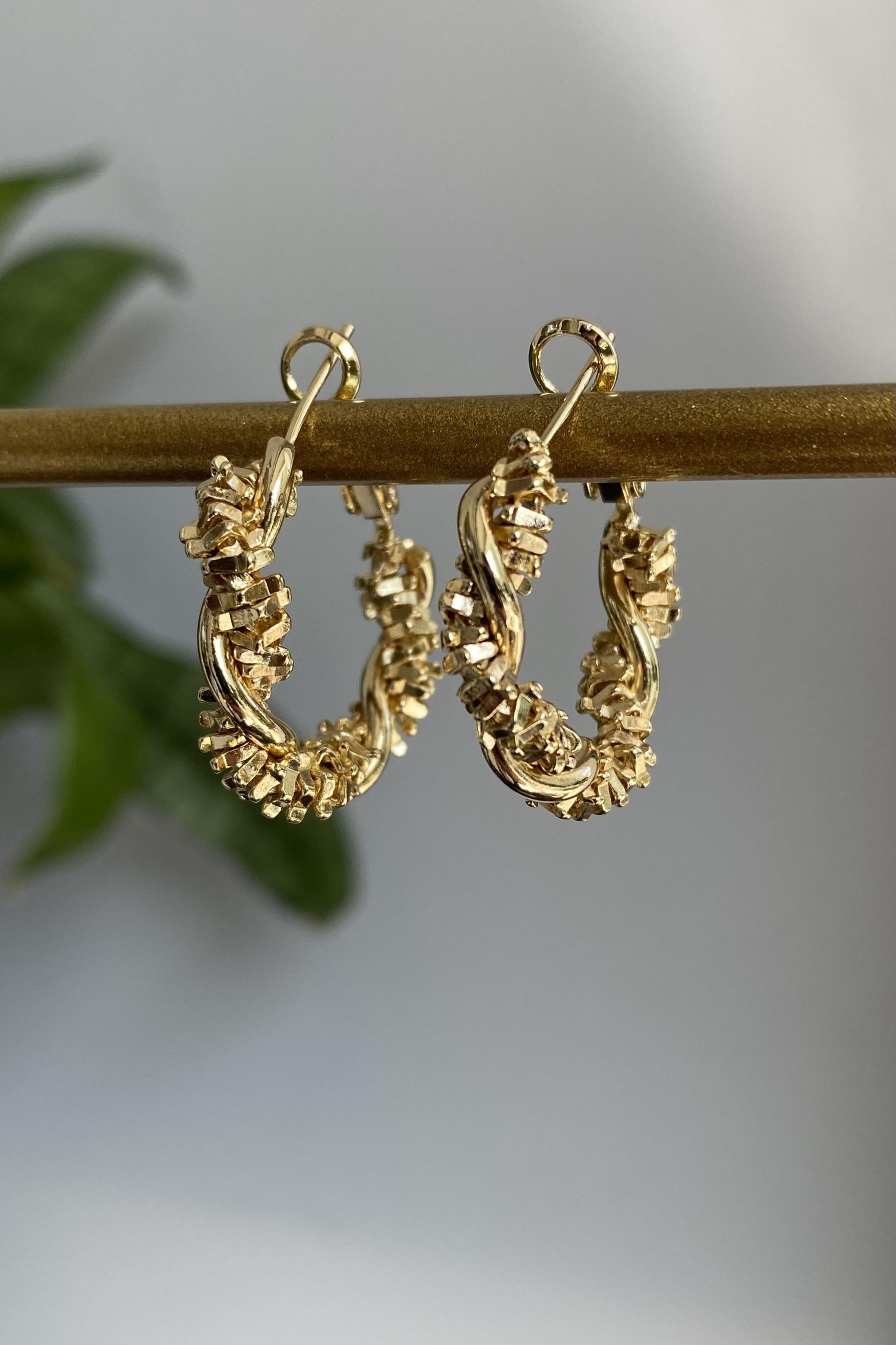 VINTAGE TIRTIKLI HALKA KÜPE 2cm