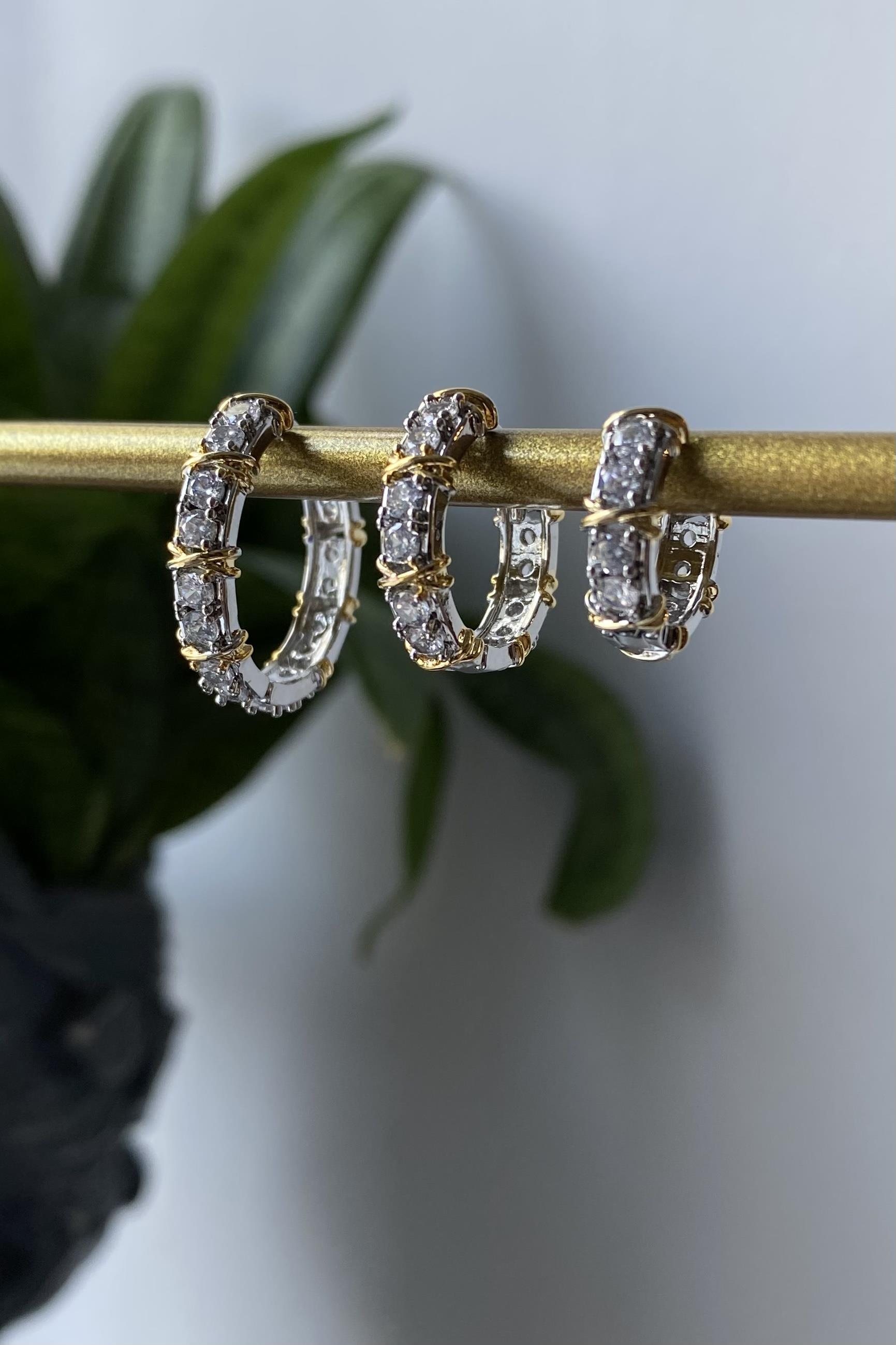 XOXO ÜÇLÜ HALKA KÜPE