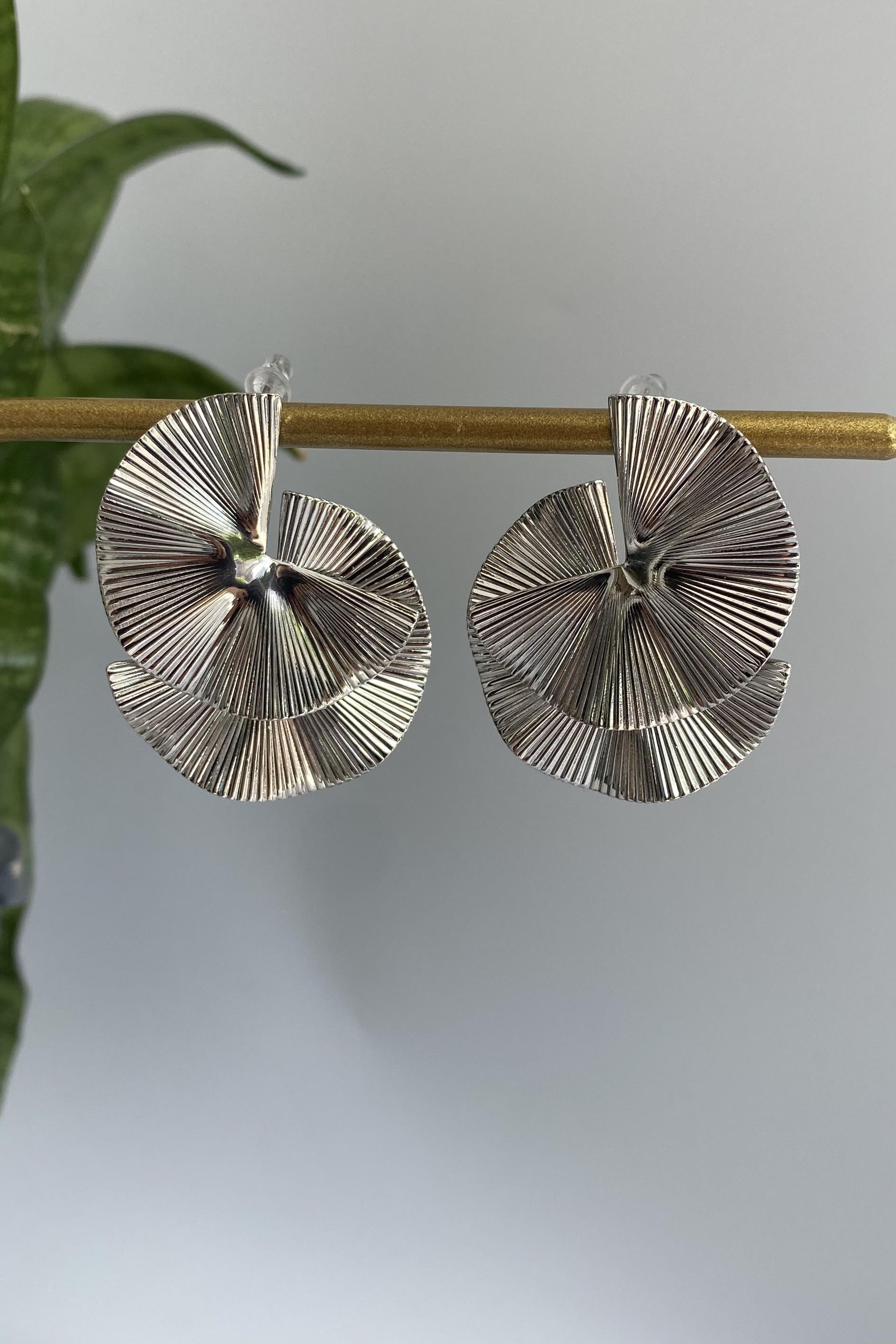 YAPRAK YELPAZE KÜPE