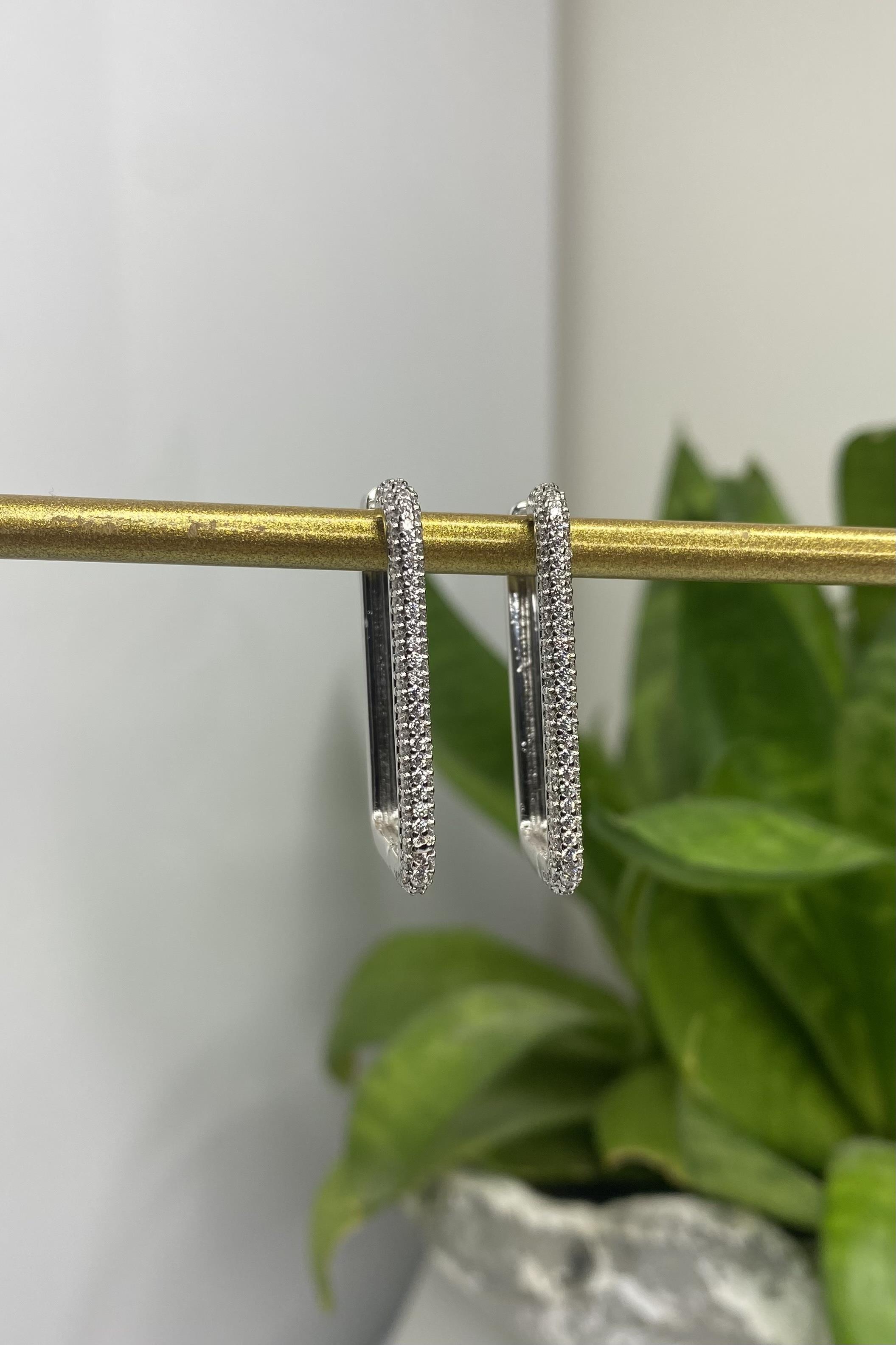 YARIM TAŞLI KARE KÜPE 3 CM