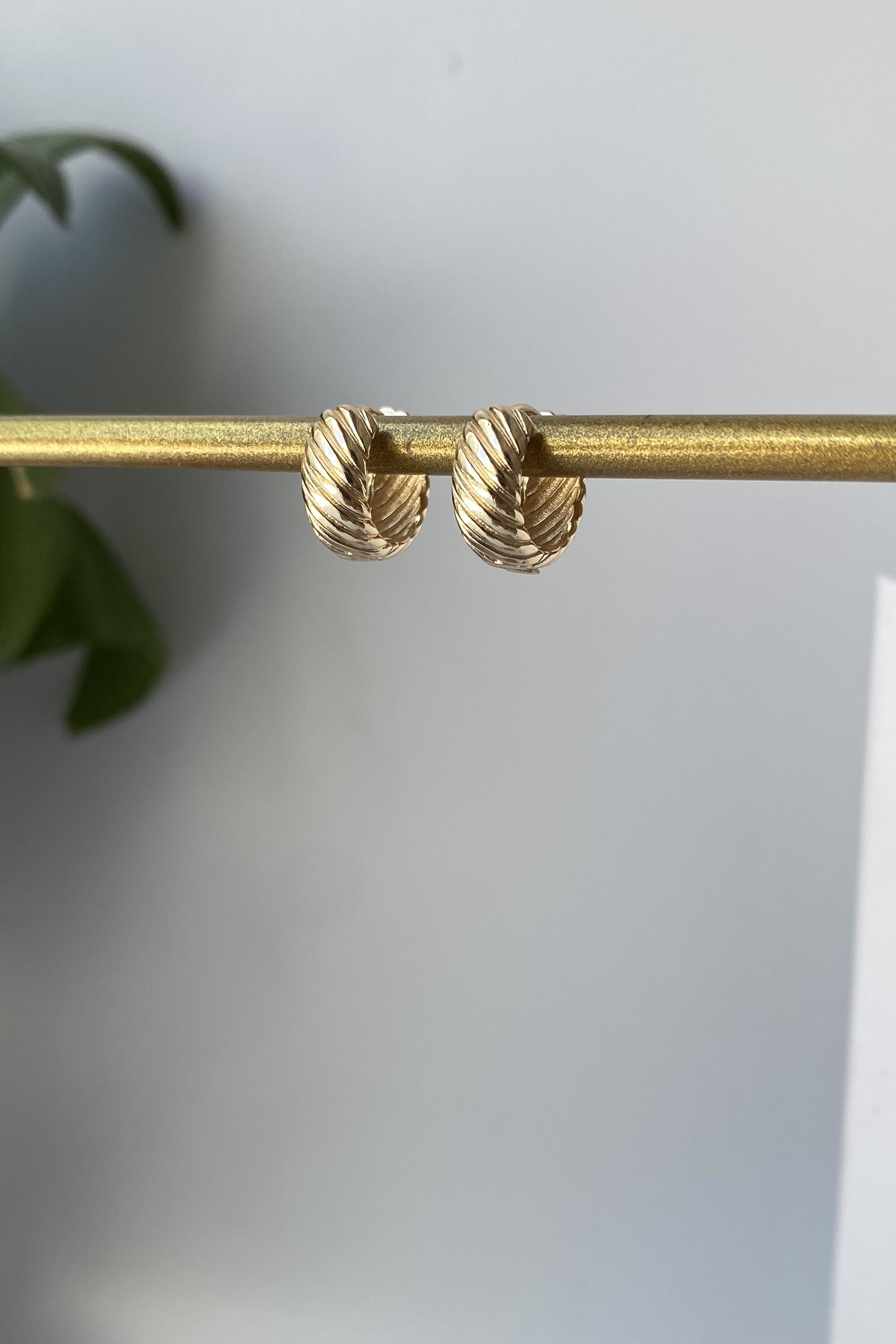 YASSI ÇİZGİ HALKA KÜPE 1.3CM