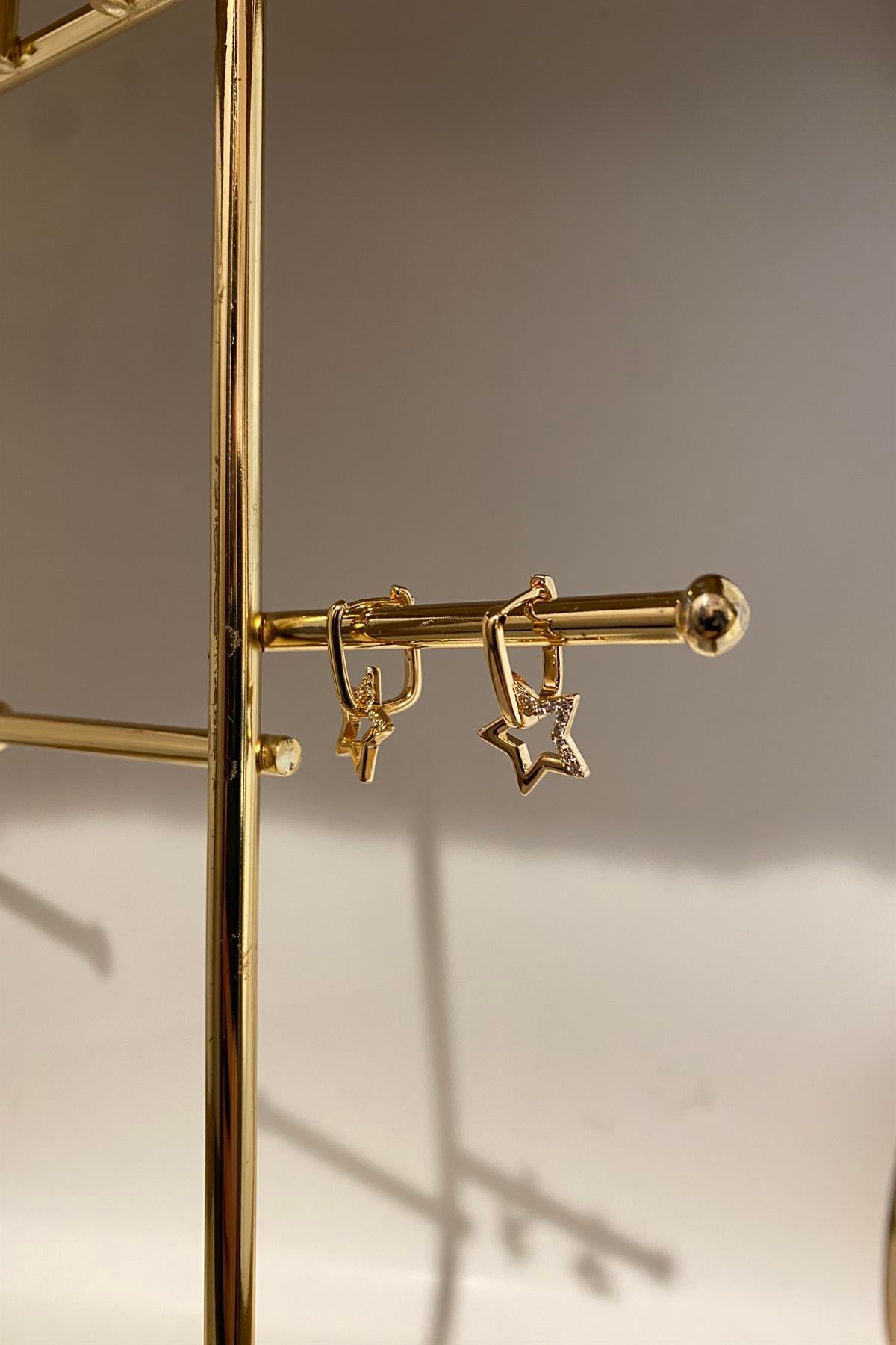 YILDIZ SARKINTILI U KÜPE