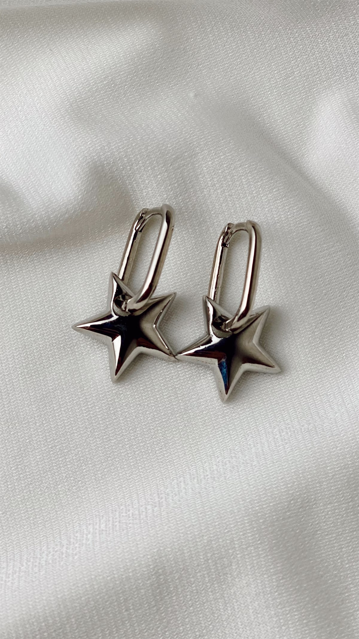 YILDIZ UÇLU OVAL HALKA KÜPE