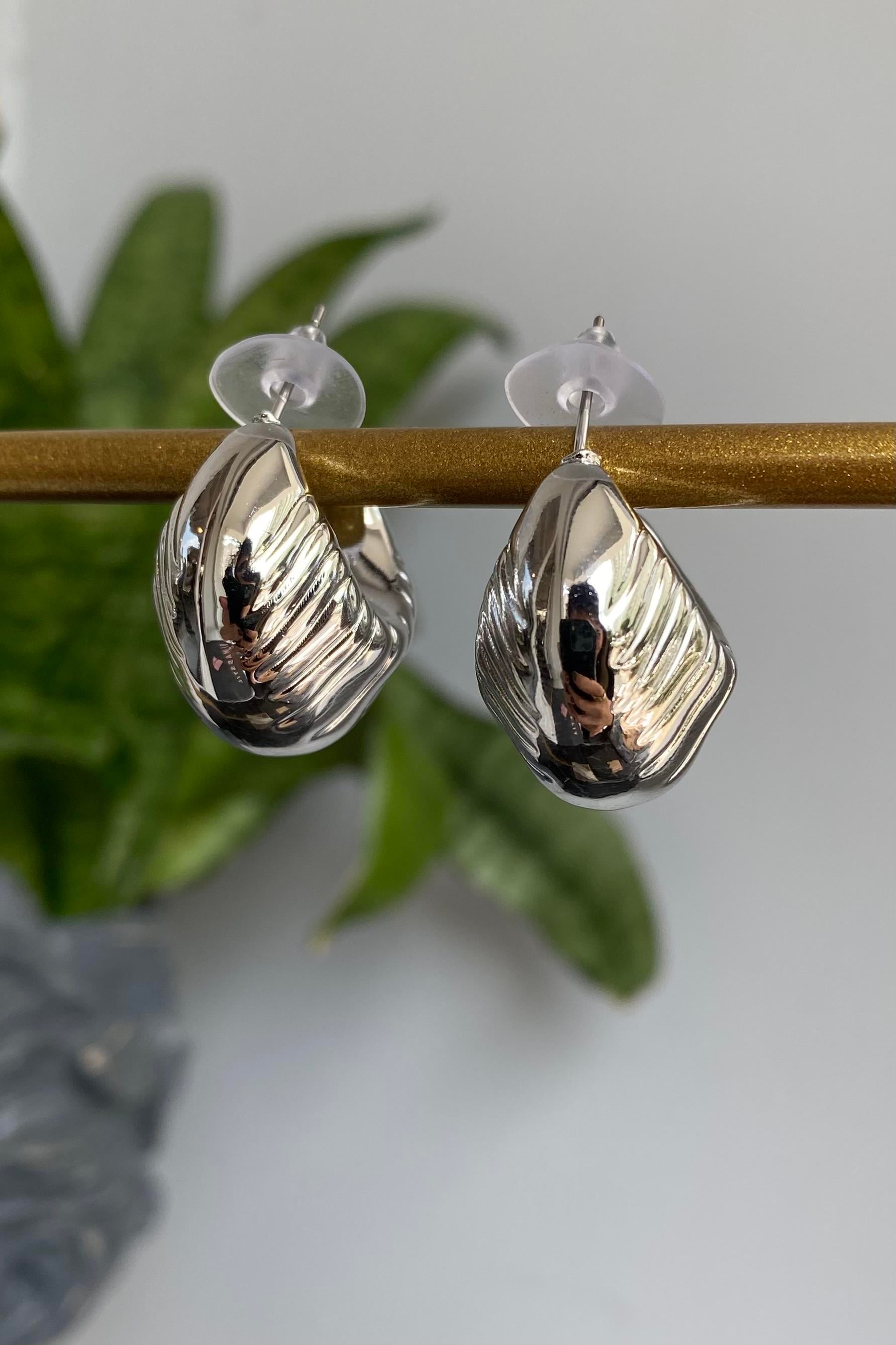 YİV BOMBELİ ÇİVİ KÜPE