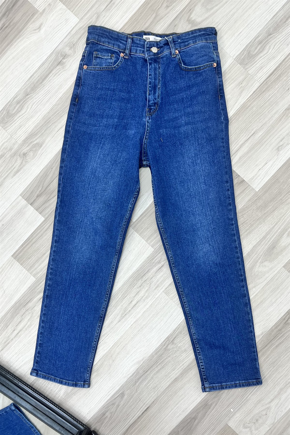 YÜKSEK BEL SLIM MOM JEAN