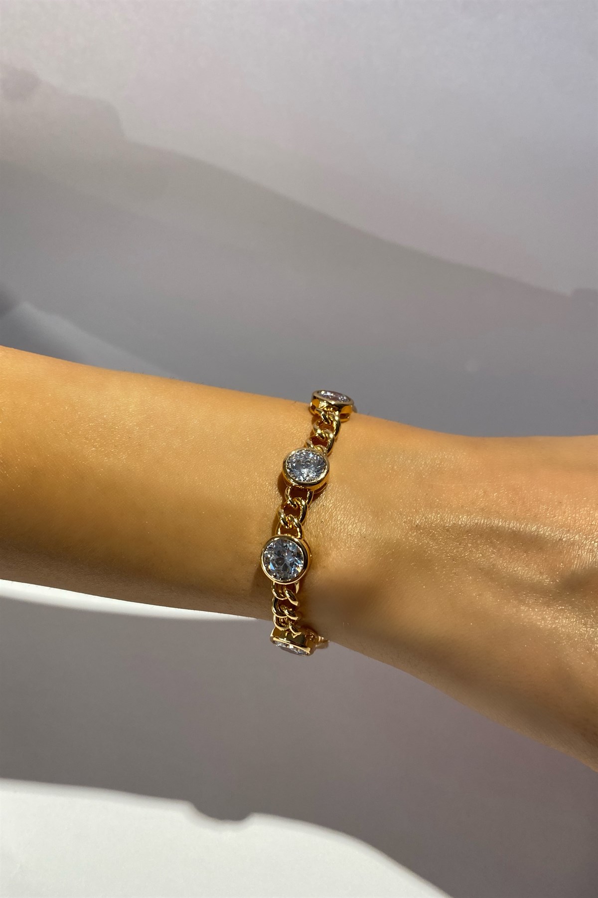 YUVARLAK BAGET TAŞLI ZİNCİR BİLEZİK