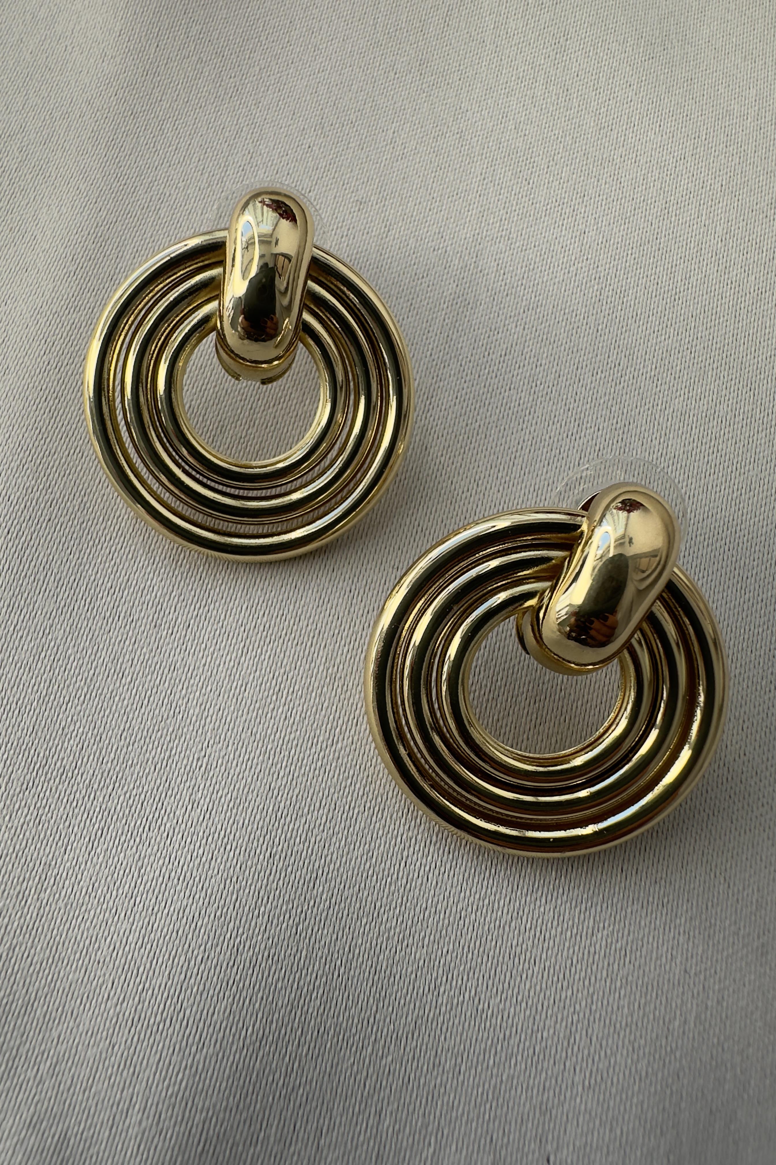 YUVARLAK DOLAMA KÜPE