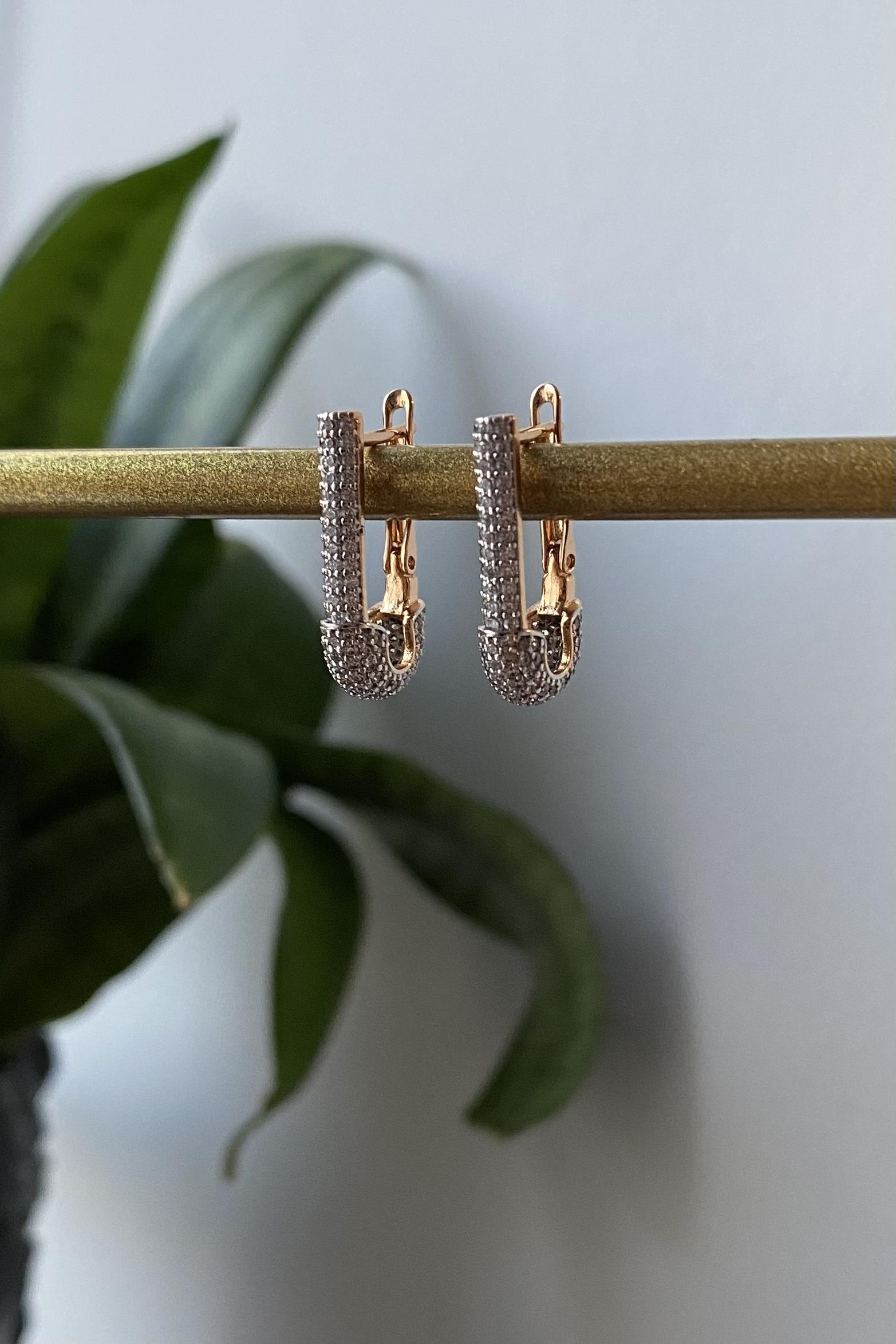 ZİRKON TAŞLI ÇENGELLİ KÜPE