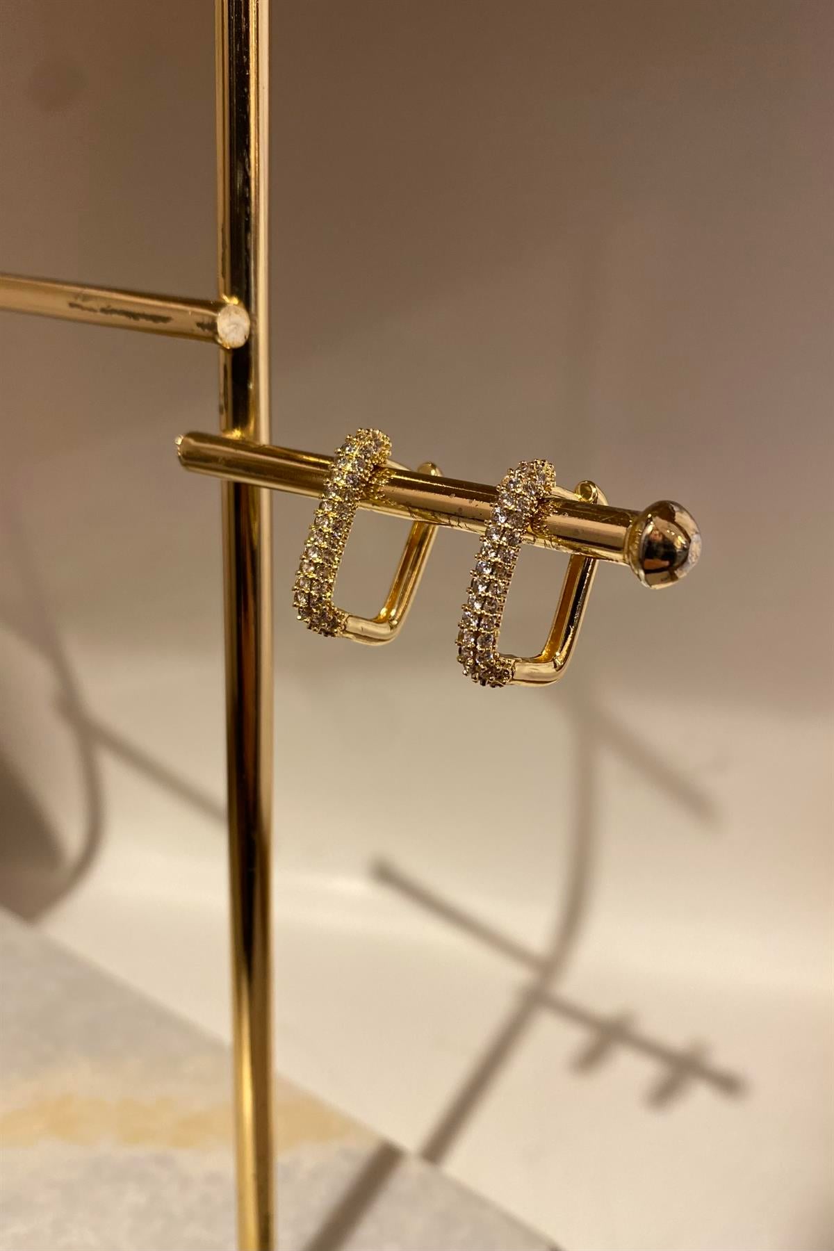 ZİRKON TAŞLI DİKDÖRTGEN KÜPE