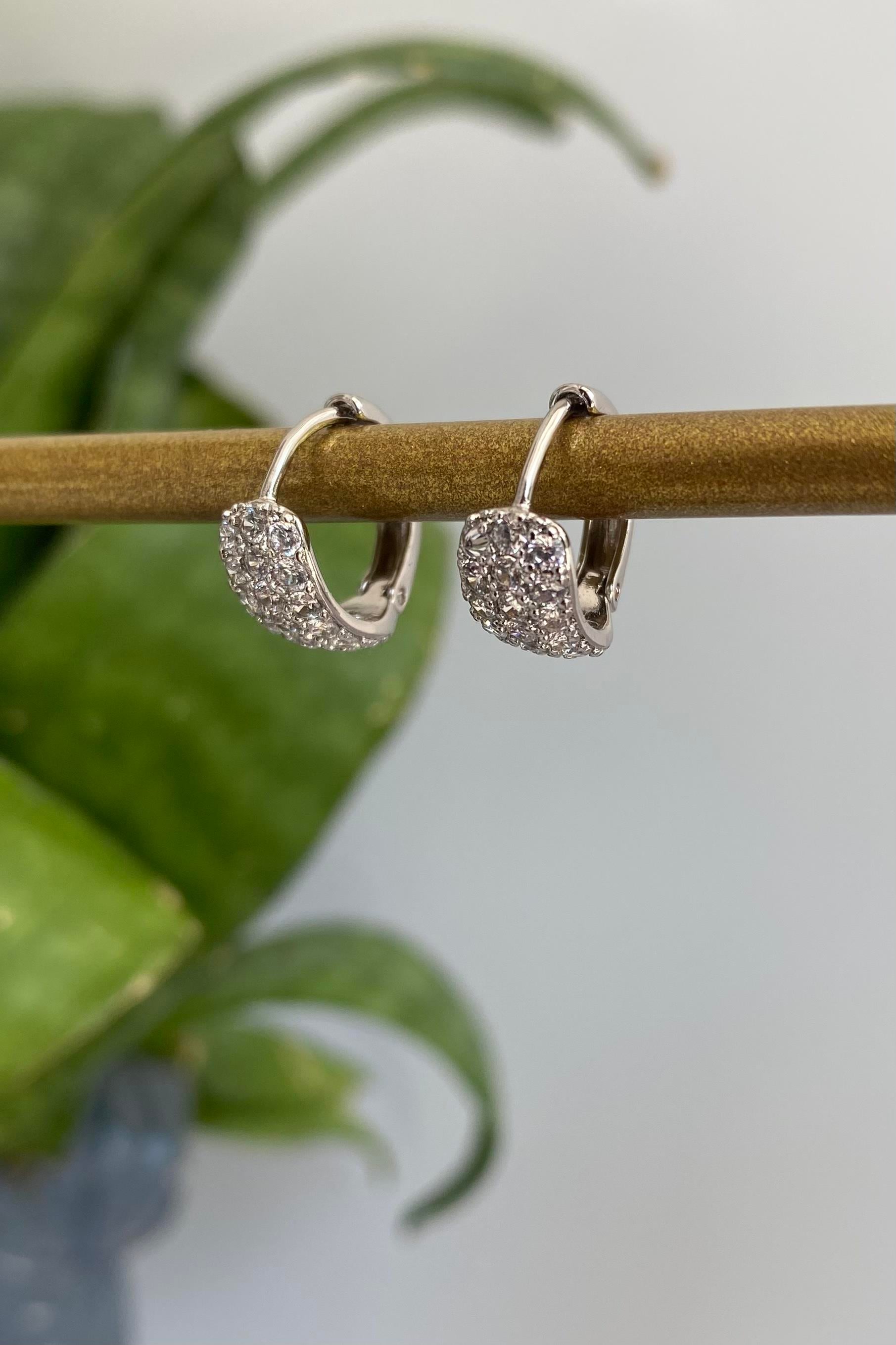 ZİRKON TAŞLI HALKA KÜPE