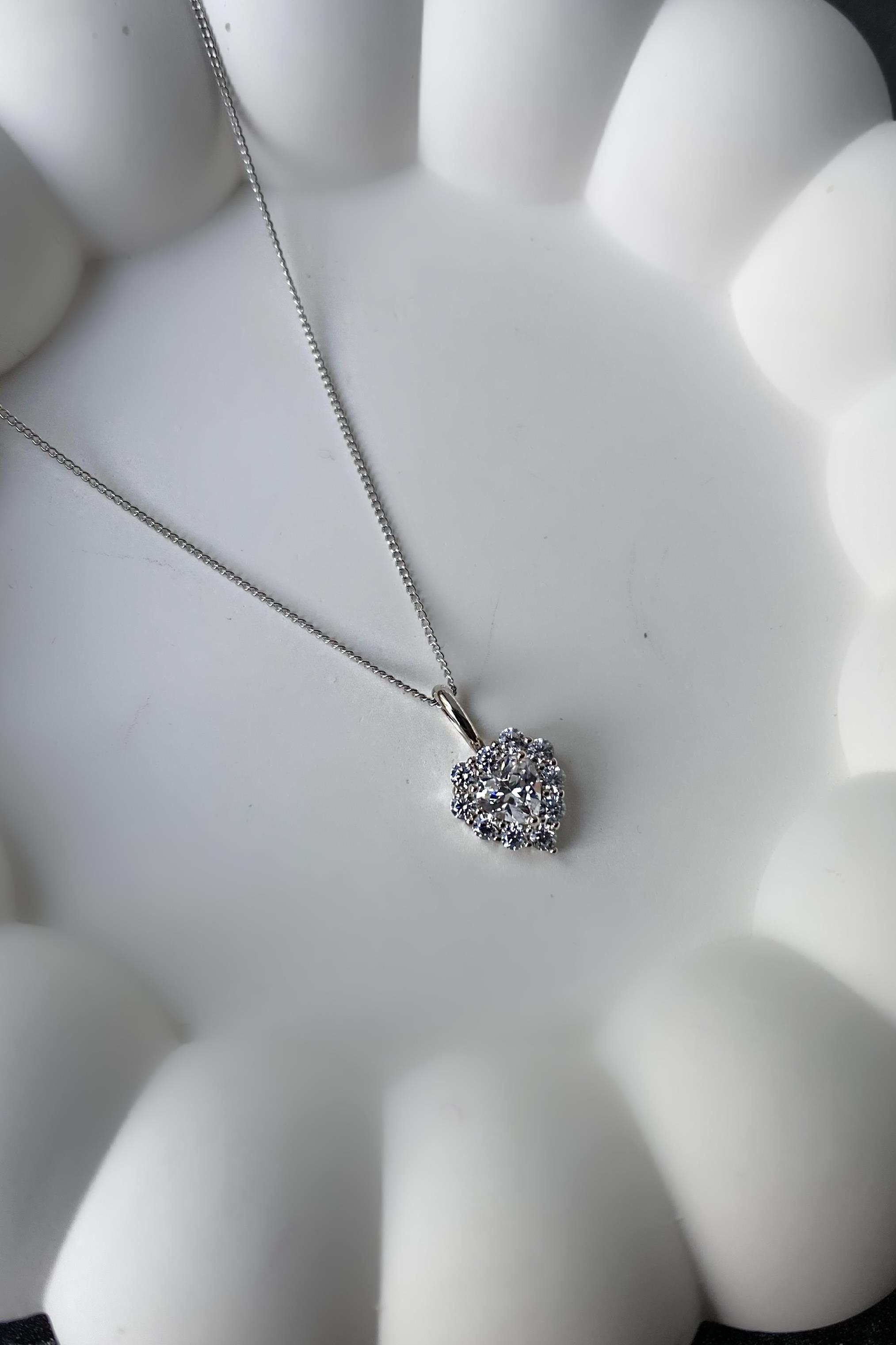 ZİRKON TAŞLI KALP KOLYE